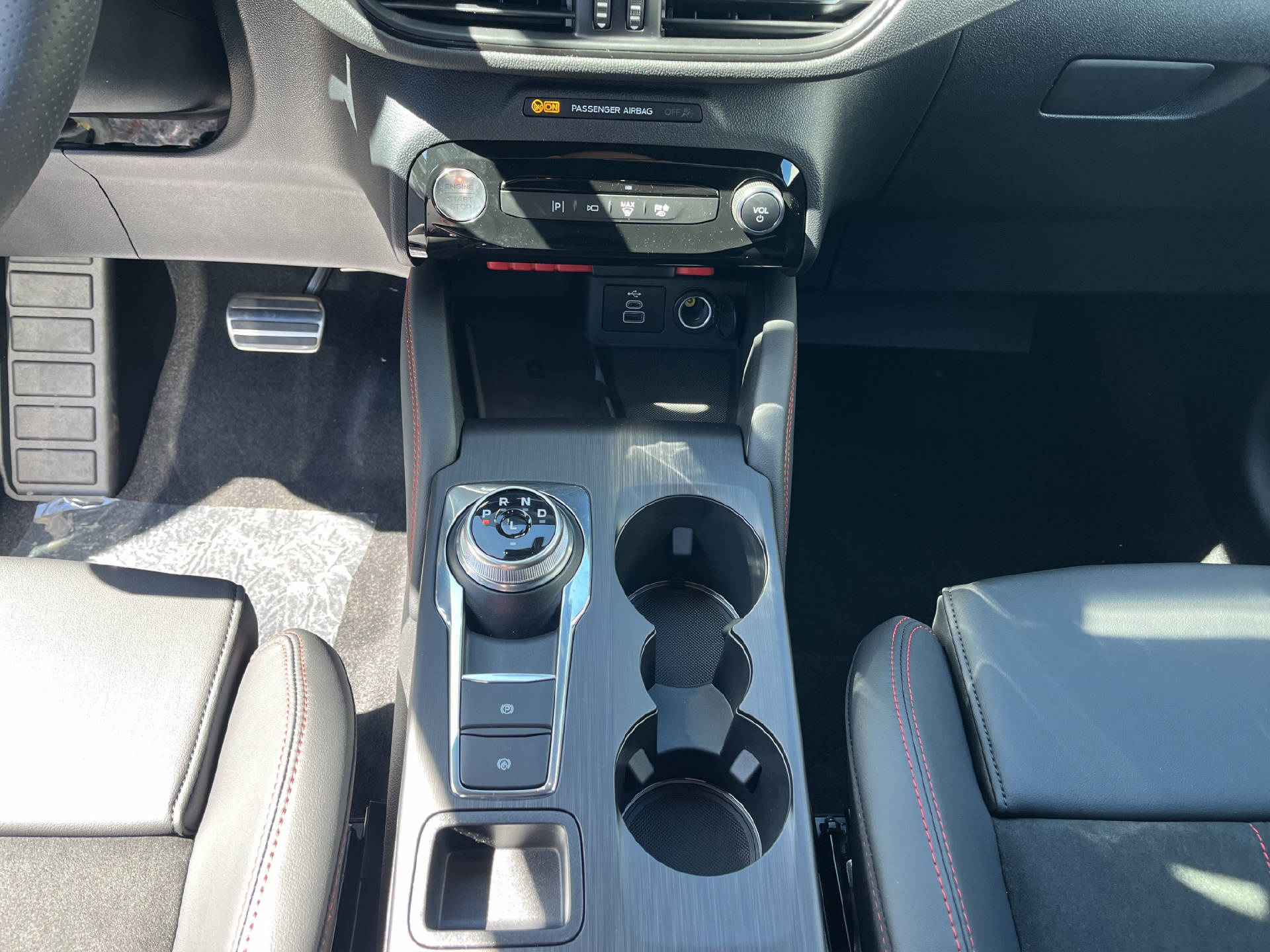 FORD Kuga 2.5 Plug-in Hybrid ST-Line X-image-16