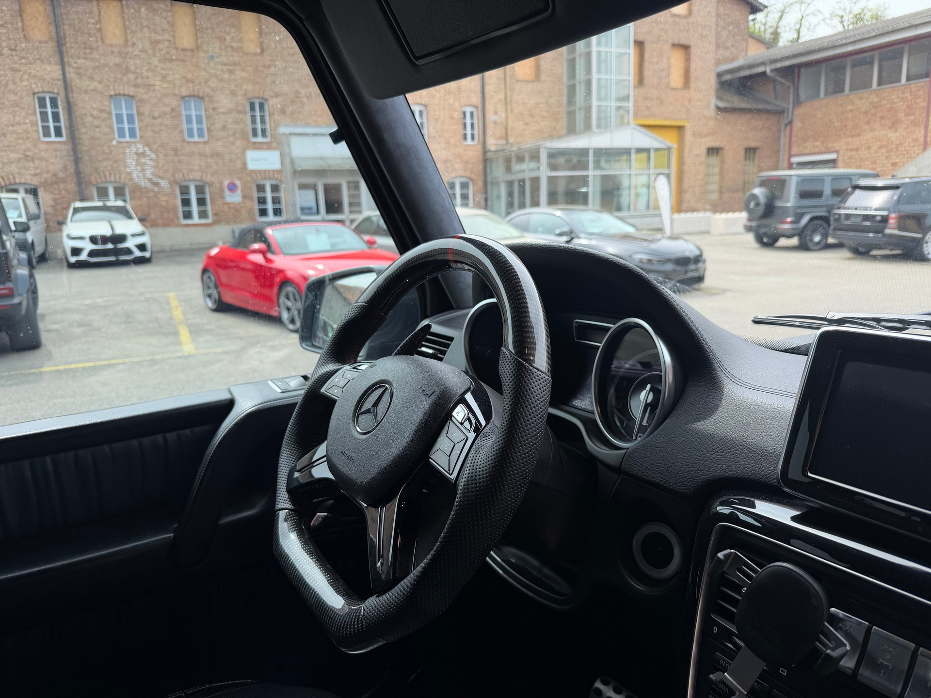 MERCEDES-BENZ G 63 AMG Automatic-image-8