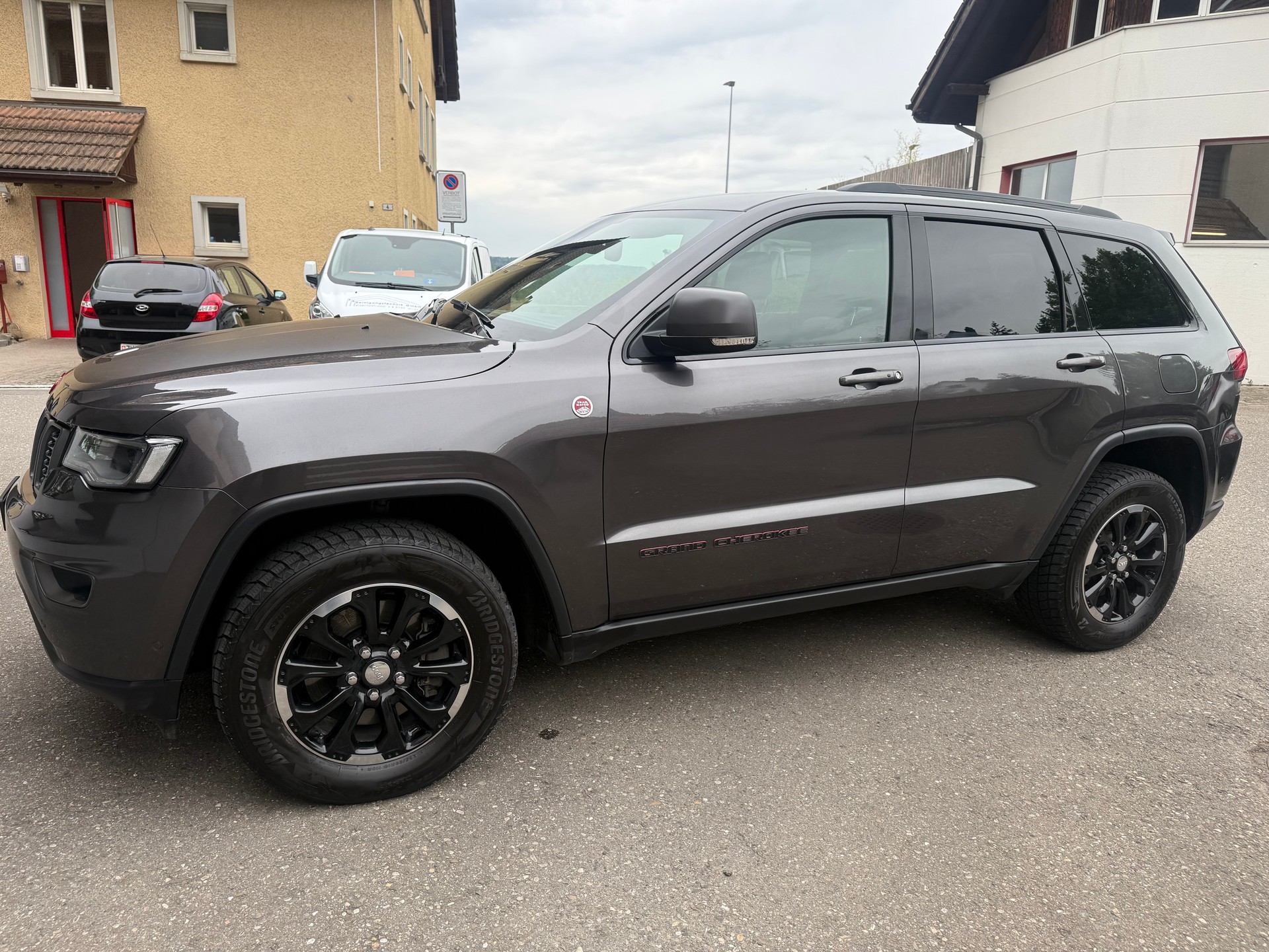 JEEP Grand Cherokee 3.0 CRD Trailhawk Automatic-showroom-element-3