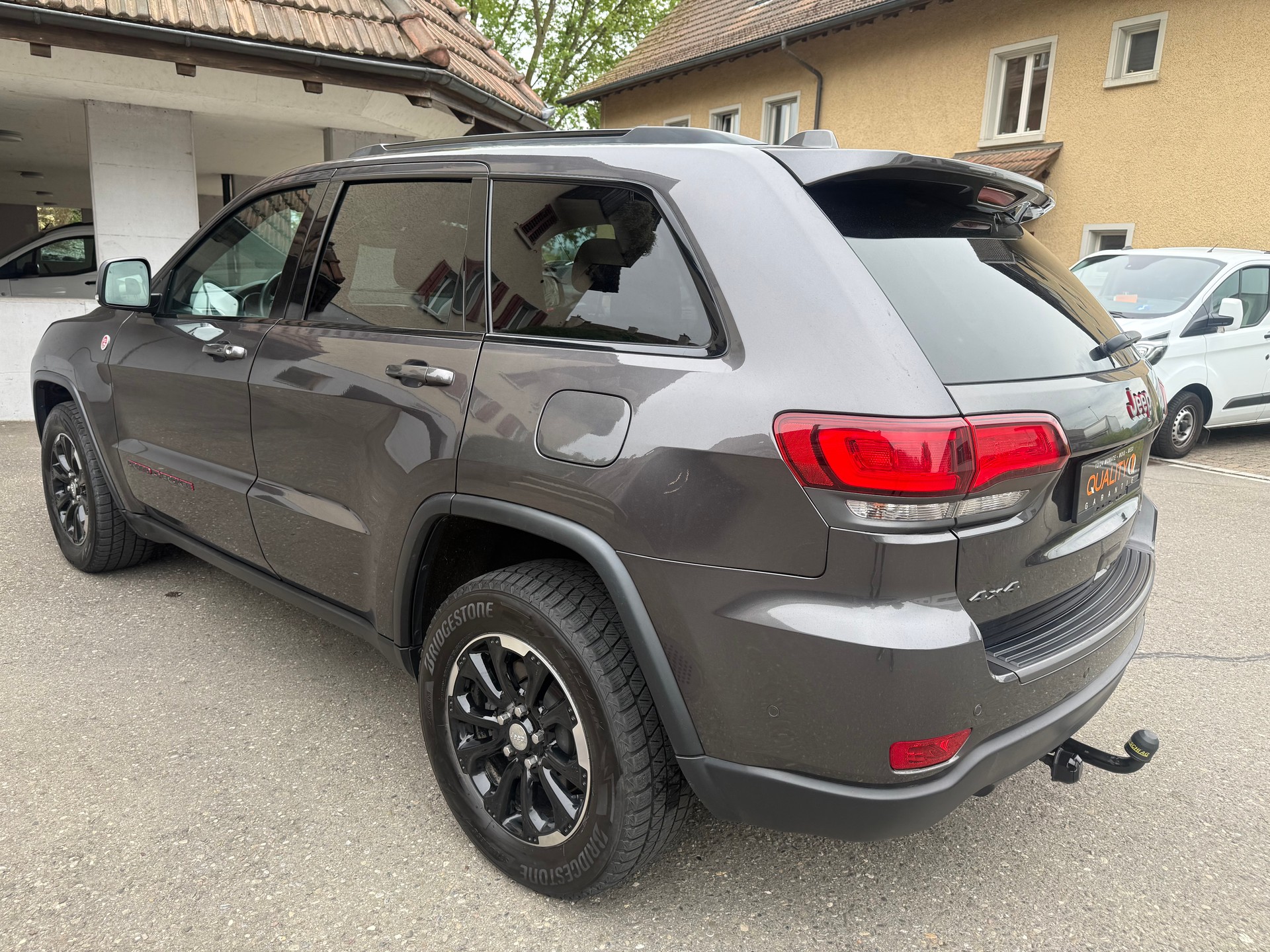 JEEP Grand Cherokee 3.0 CRD Trailhawk Automatic-image-5