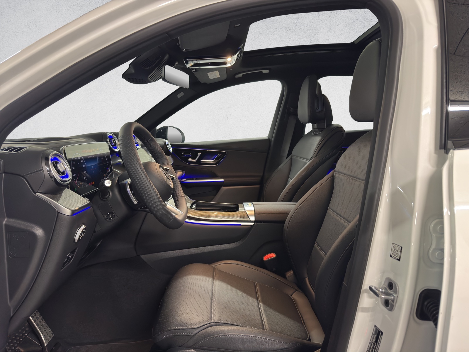 MERCEDES-BENZ GLC 300 e AMG Line 4Matic EQ Star-image-10