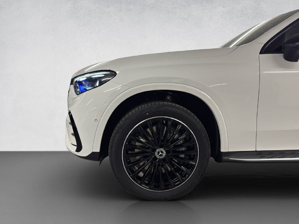 MERCEDES-BENZ GLC 300 e AMG Line 4Matic EQ Star-image-6