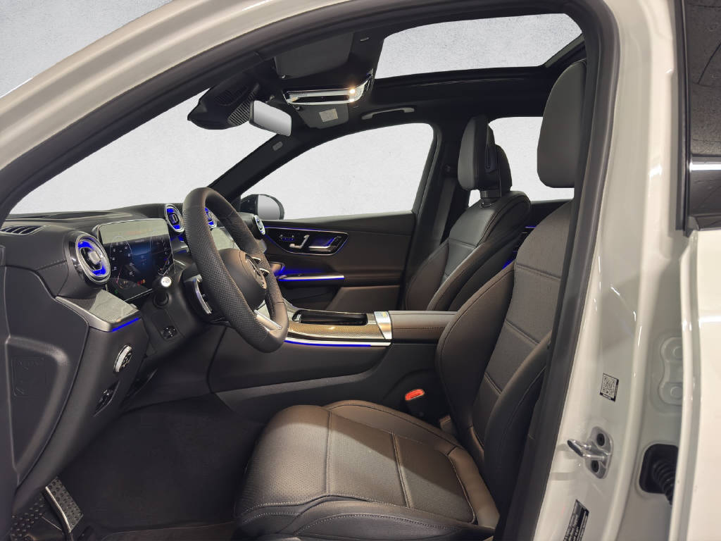 MERCEDES-BENZ GLC 300 e AMG Line 4Matic EQ Star-image-9