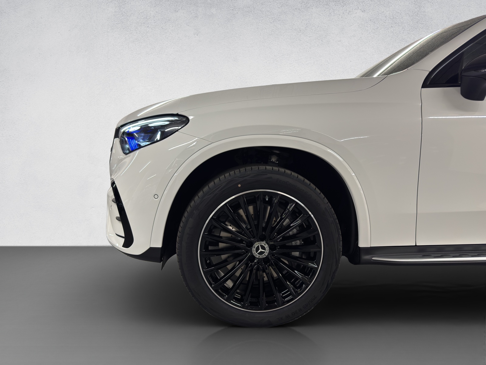 MERCEDES-BENZ GLC 300 e AMG Line 4Matic EQ Star-image-7