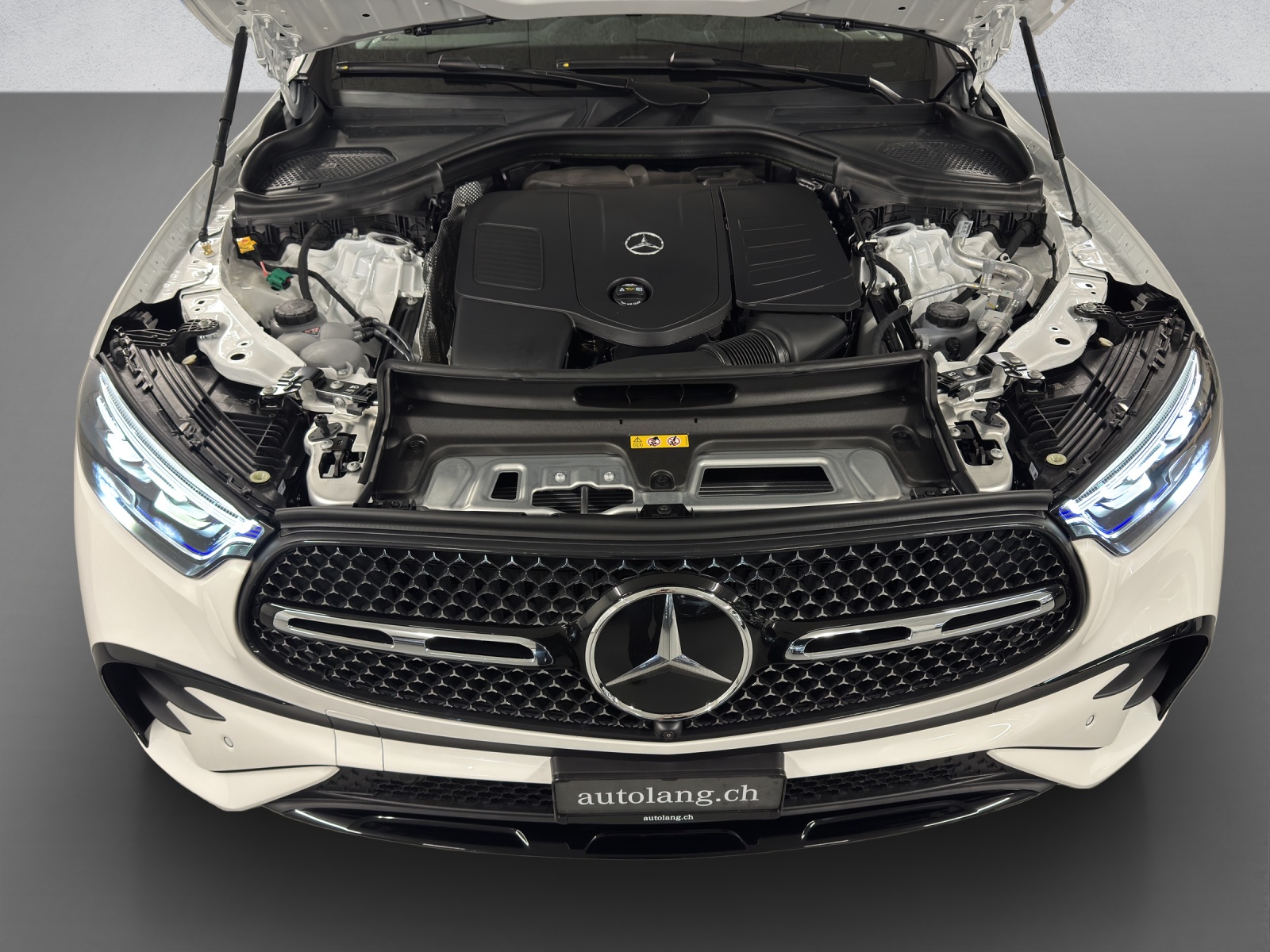 MERCEDES-BENZ GLC 300 e AMG Line 4Matic EQ Star-image-9