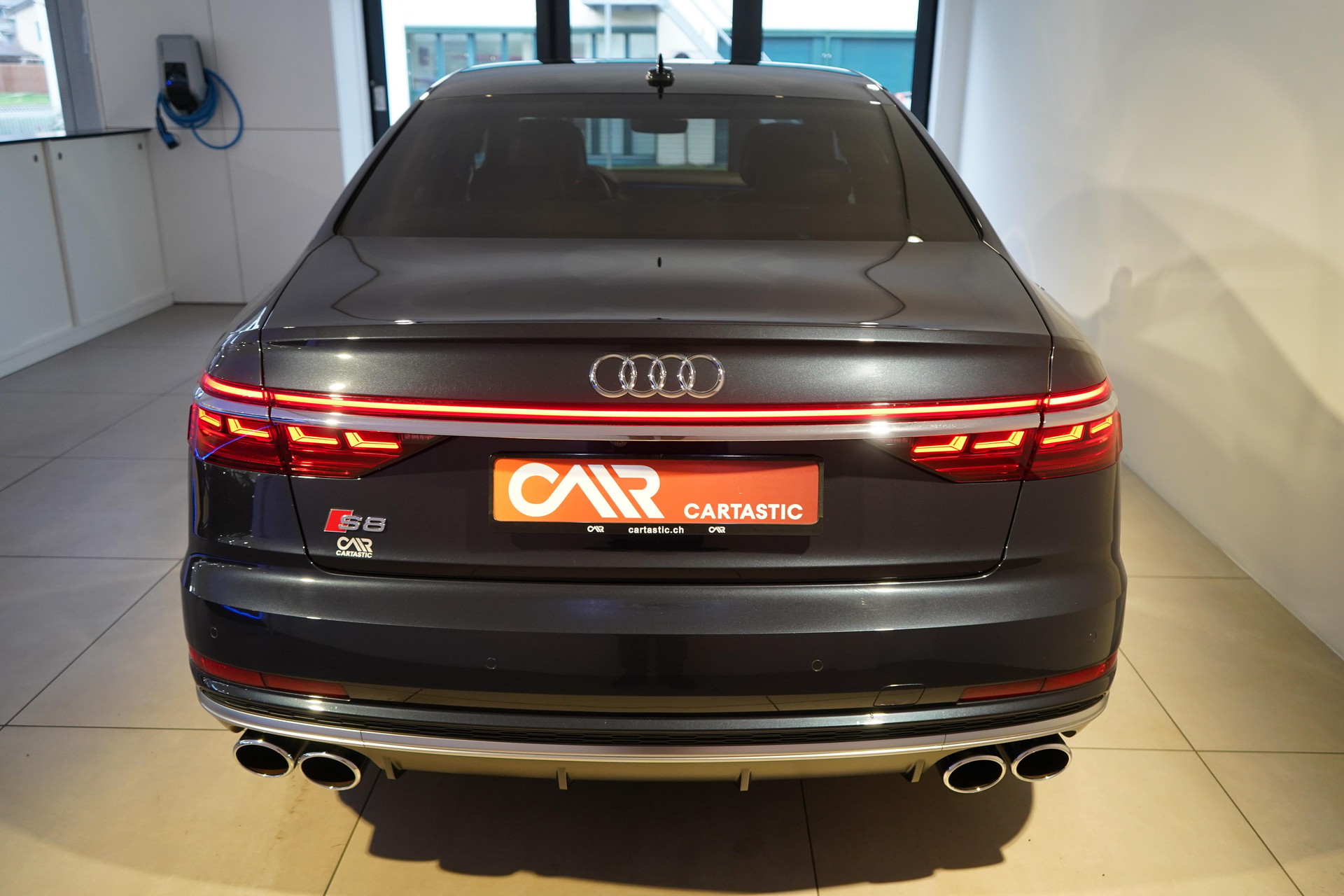 AUDI S8 4.0 V8 TFSI quattro T-Tronic-image-30