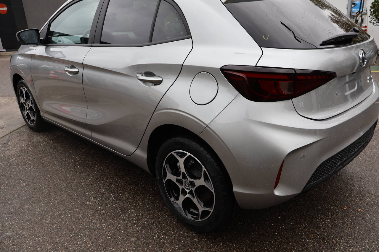 MG 3 1.5 Hybrid Luxury-image-5