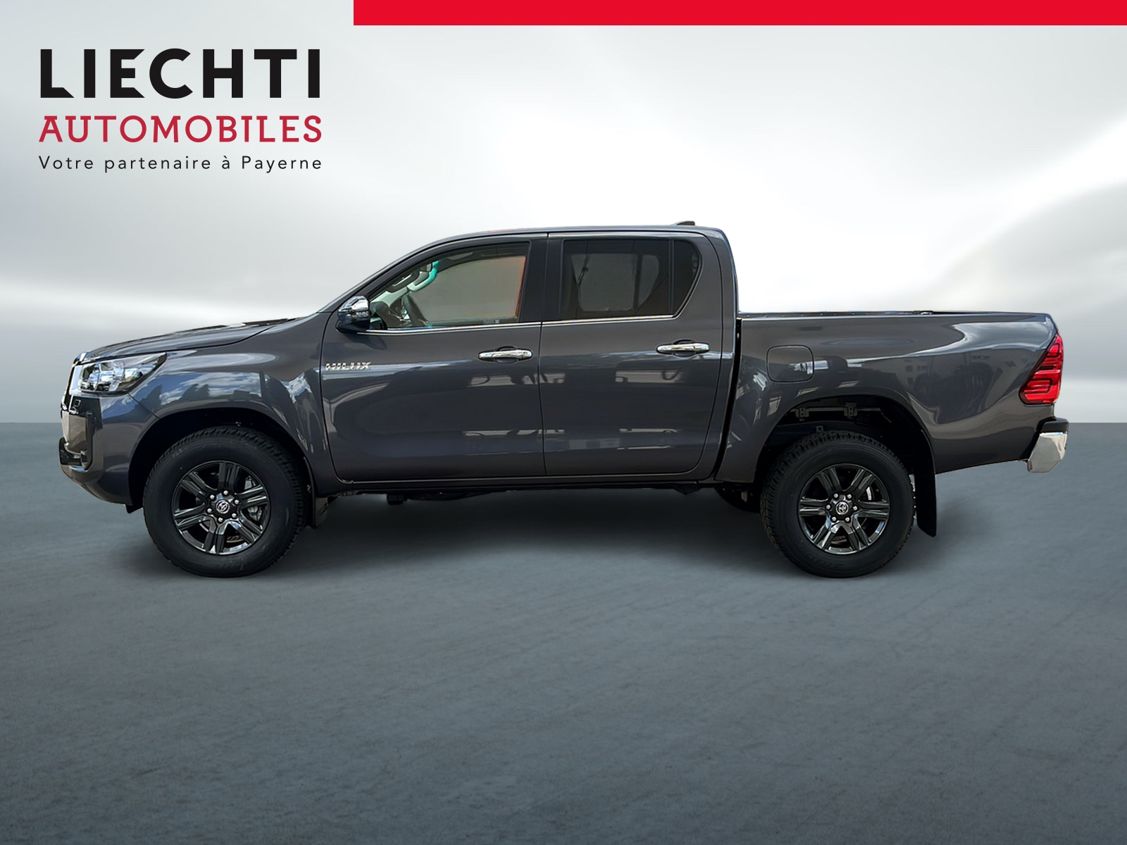 TOYOTA Hilux 2.8d MHEV Style Double Cab 4x4-showroom-element-1