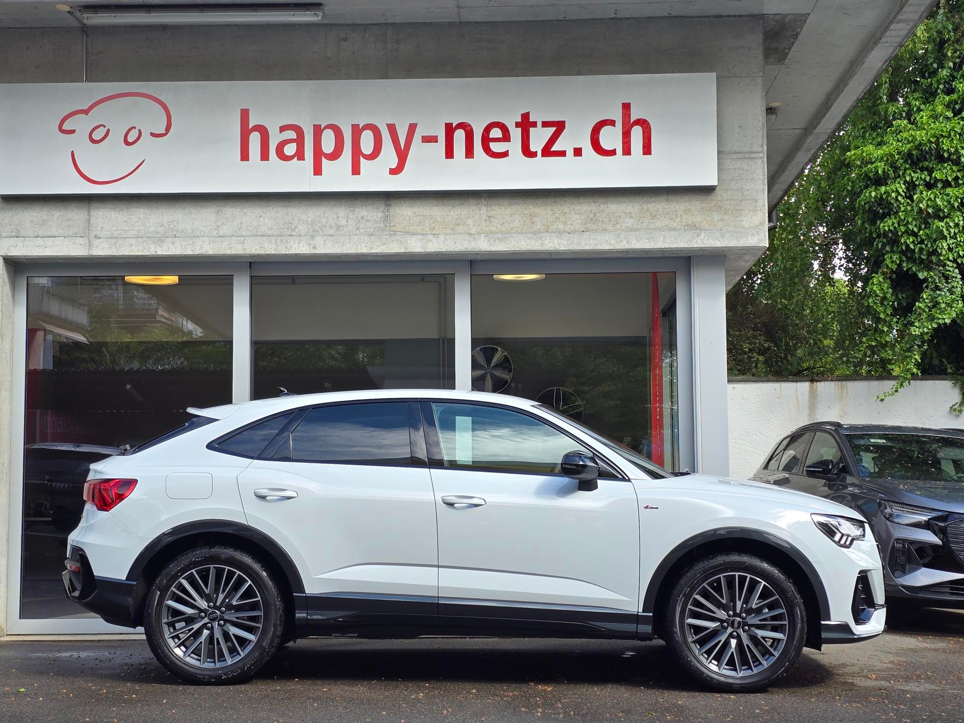 AUDI Q3 Sportback 40 TFSI S line quattro S-tronic-image-1
