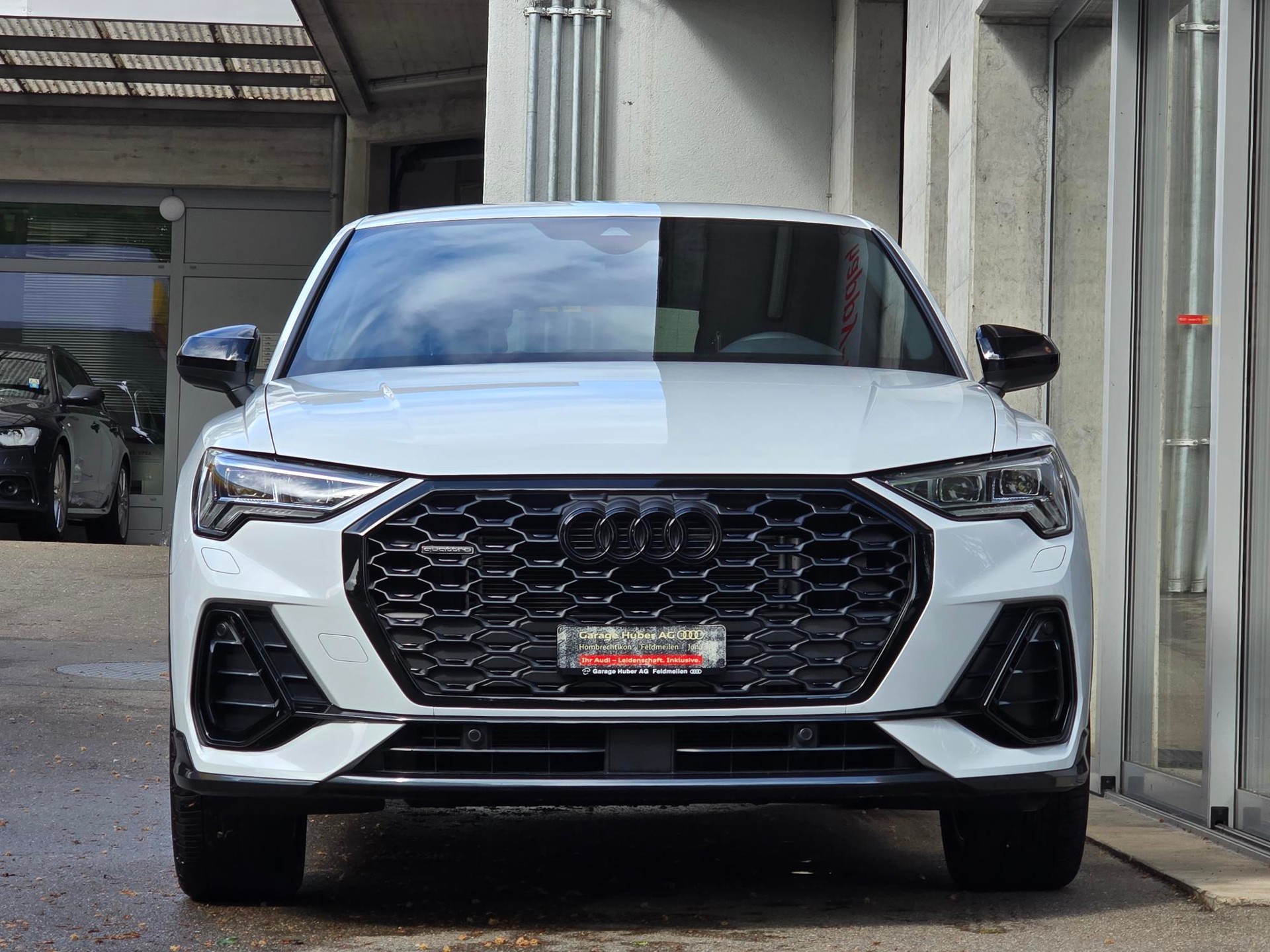AUDI Q3 Sportback 40 TFSI S line quattro S-tronic-image-3