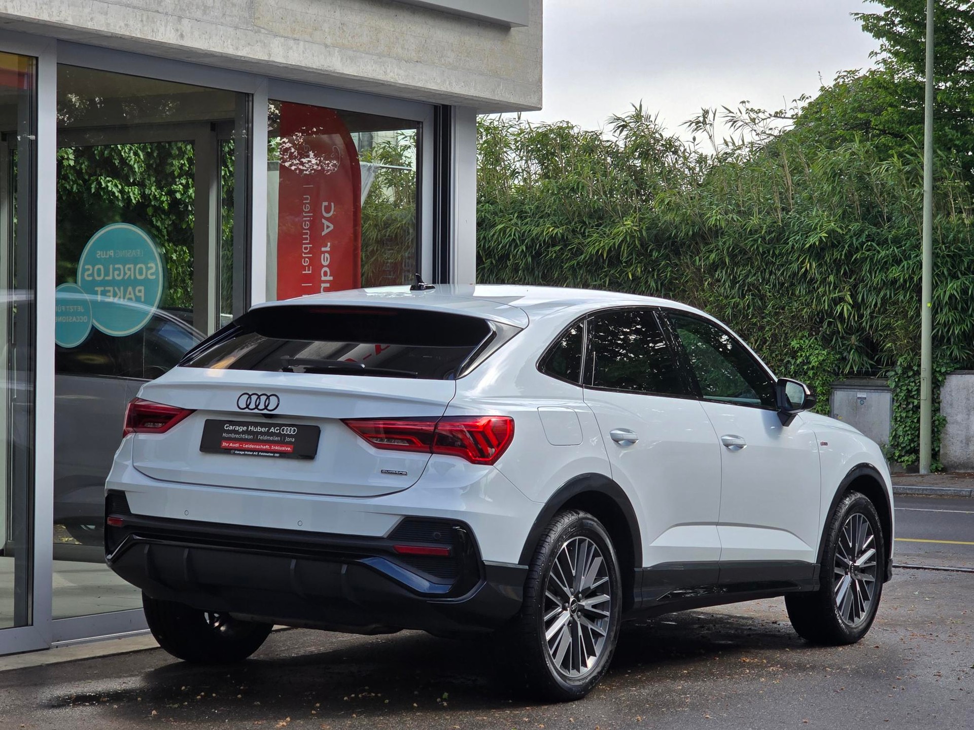 AUDI Q3 Sportback 40 TFSI S line quattro S-tronic-image-2