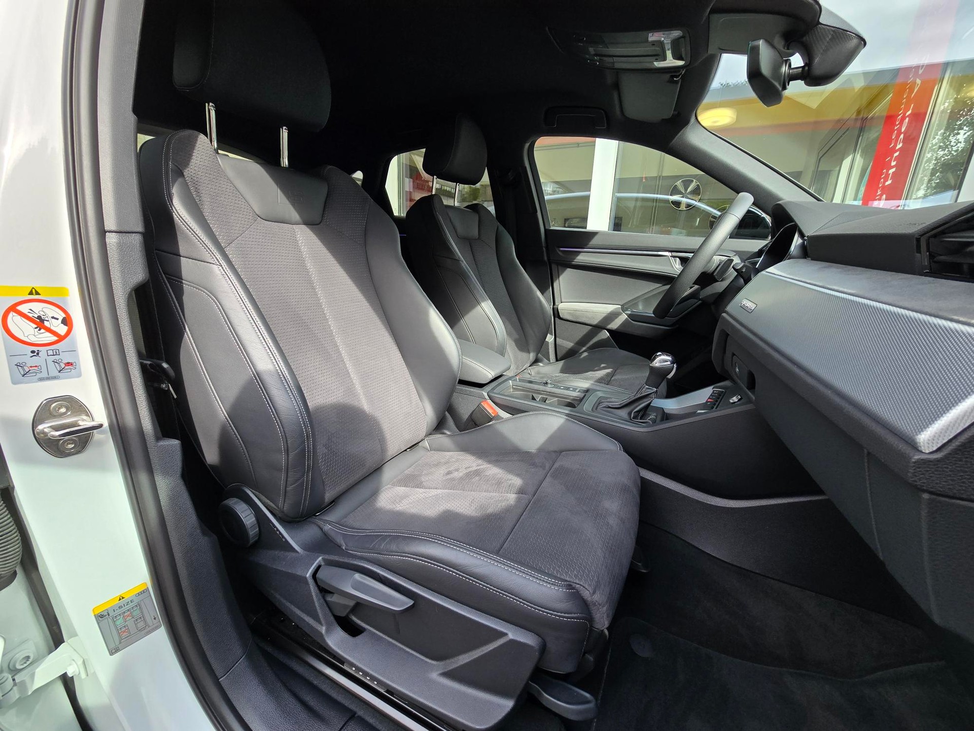 AUDI Q3 Sportback 40 TFSI S line quattro S-tronic-image-7