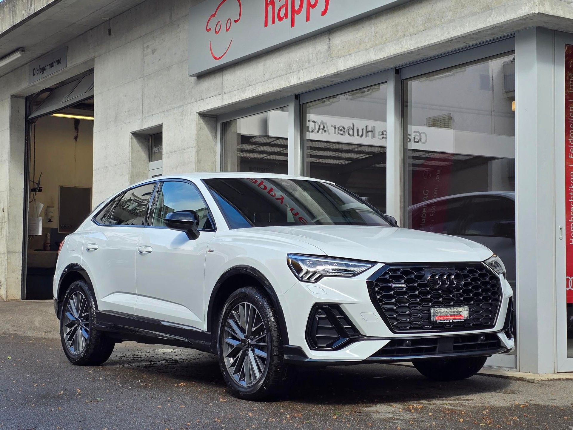 AUDI Q3 Sportback 40 TFSI S line quattro S-tronic-image-0