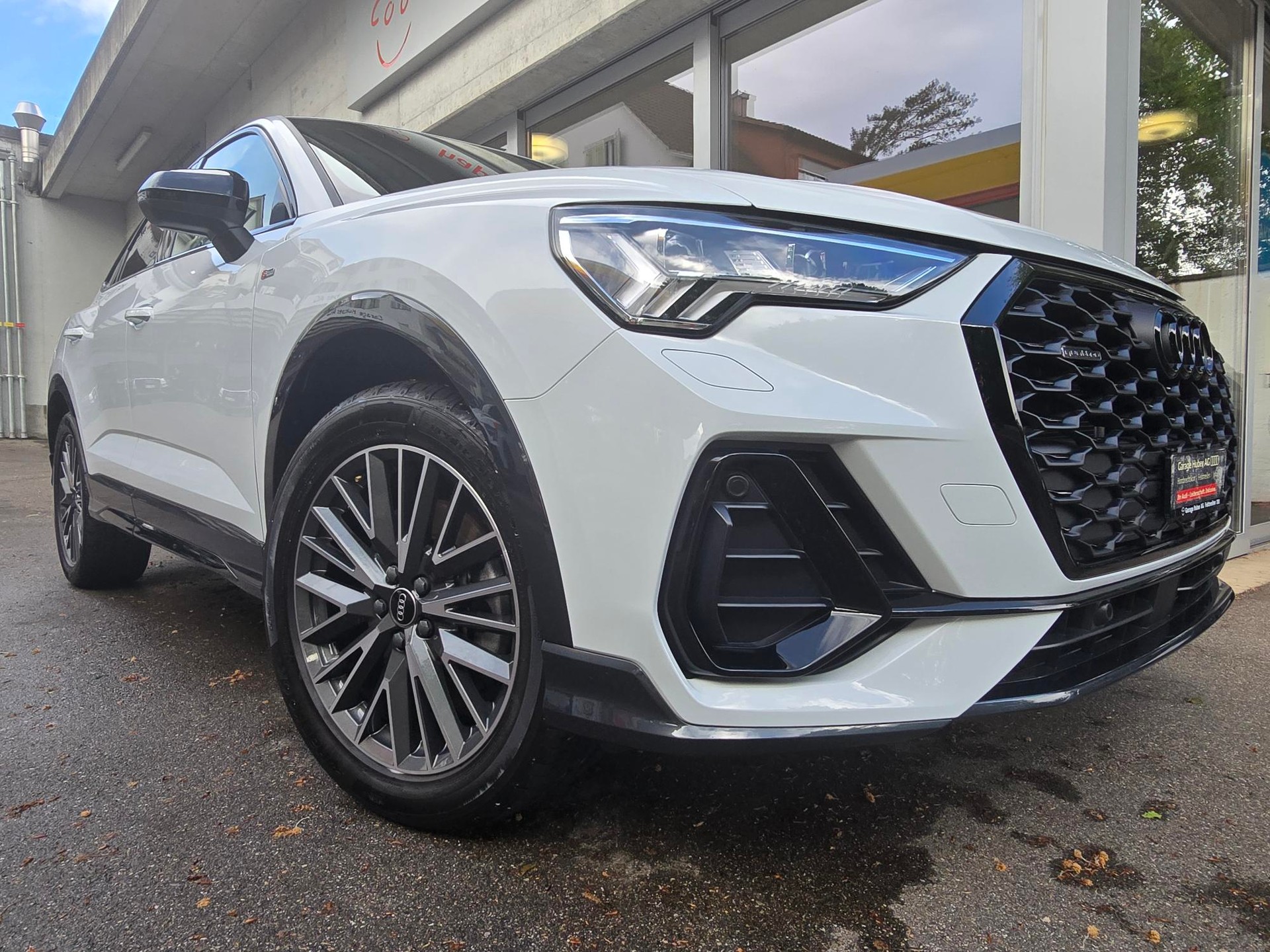 AUDI Q3 Sportback 40 TFSI S line quattro S-tronic-image-16