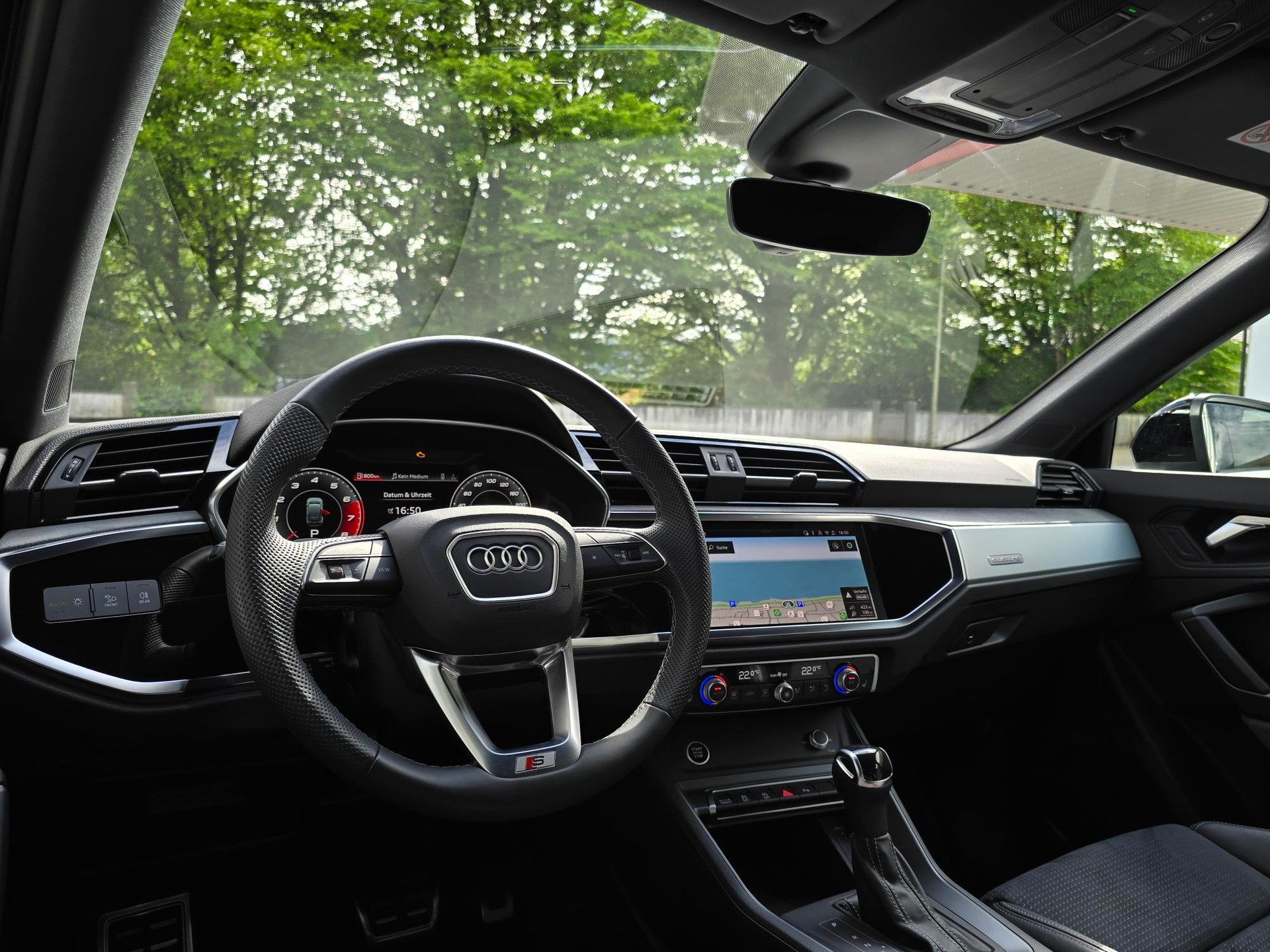 AUDI Q3 Sportback 40 TFSI S line quattro S-tronic-image-6
