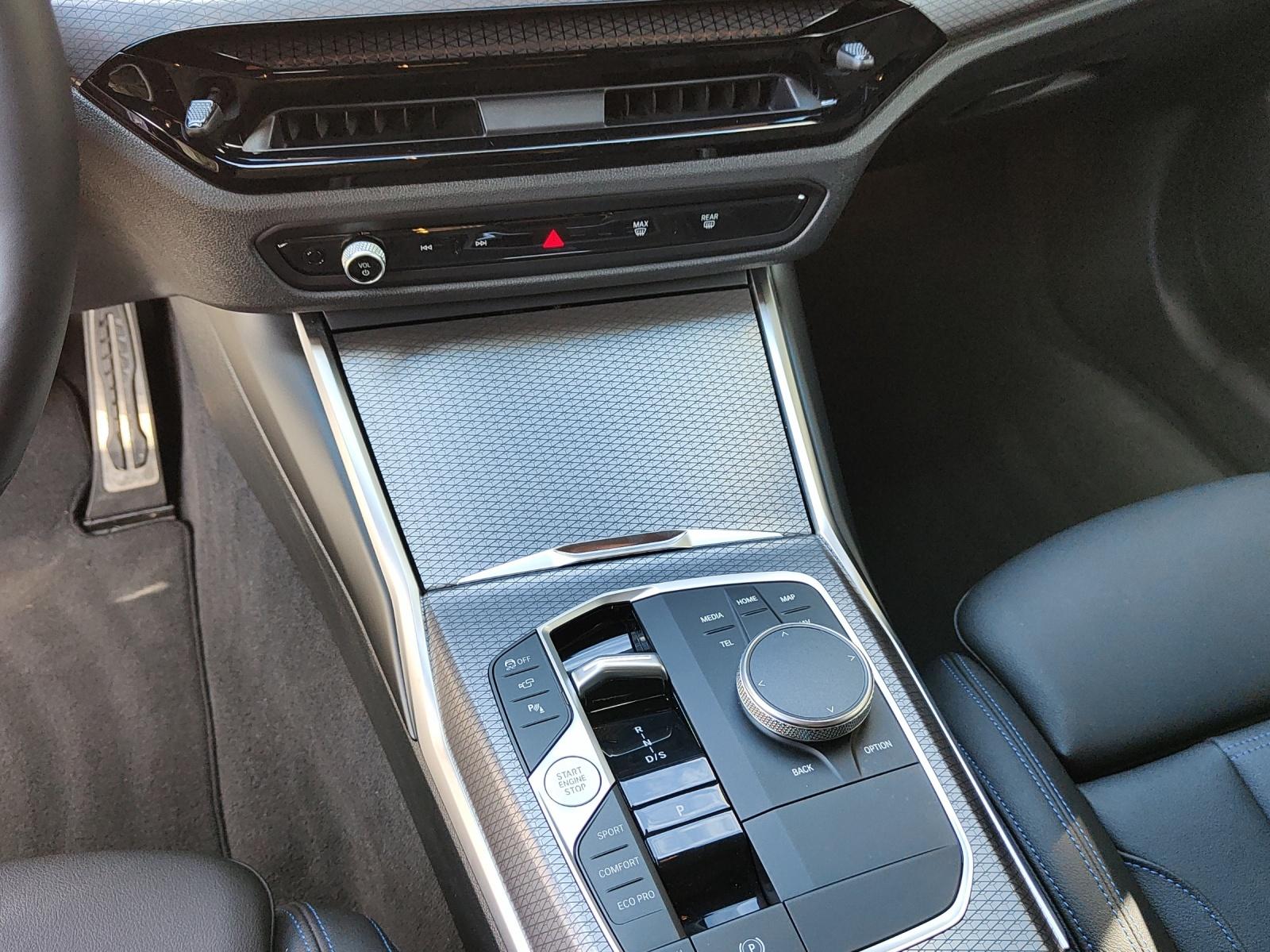 BMW 320d xDrive SAG Touring-image-12