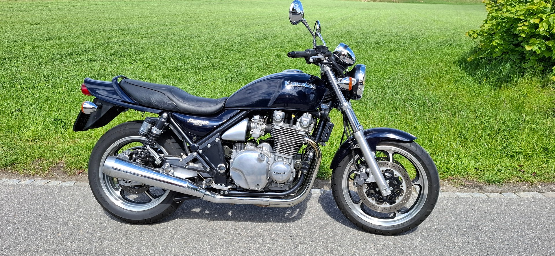KAWASAKI Zephyr 1100-image-1