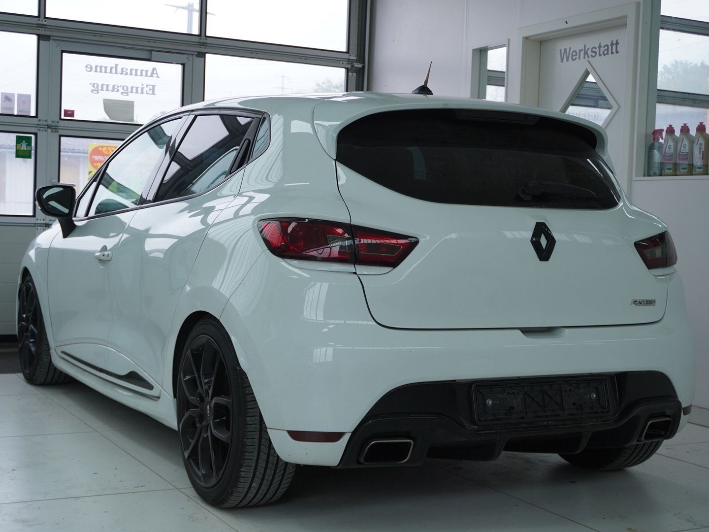 RENAULT Clio 1.6 T RS 200 EDC-showroom-element-1