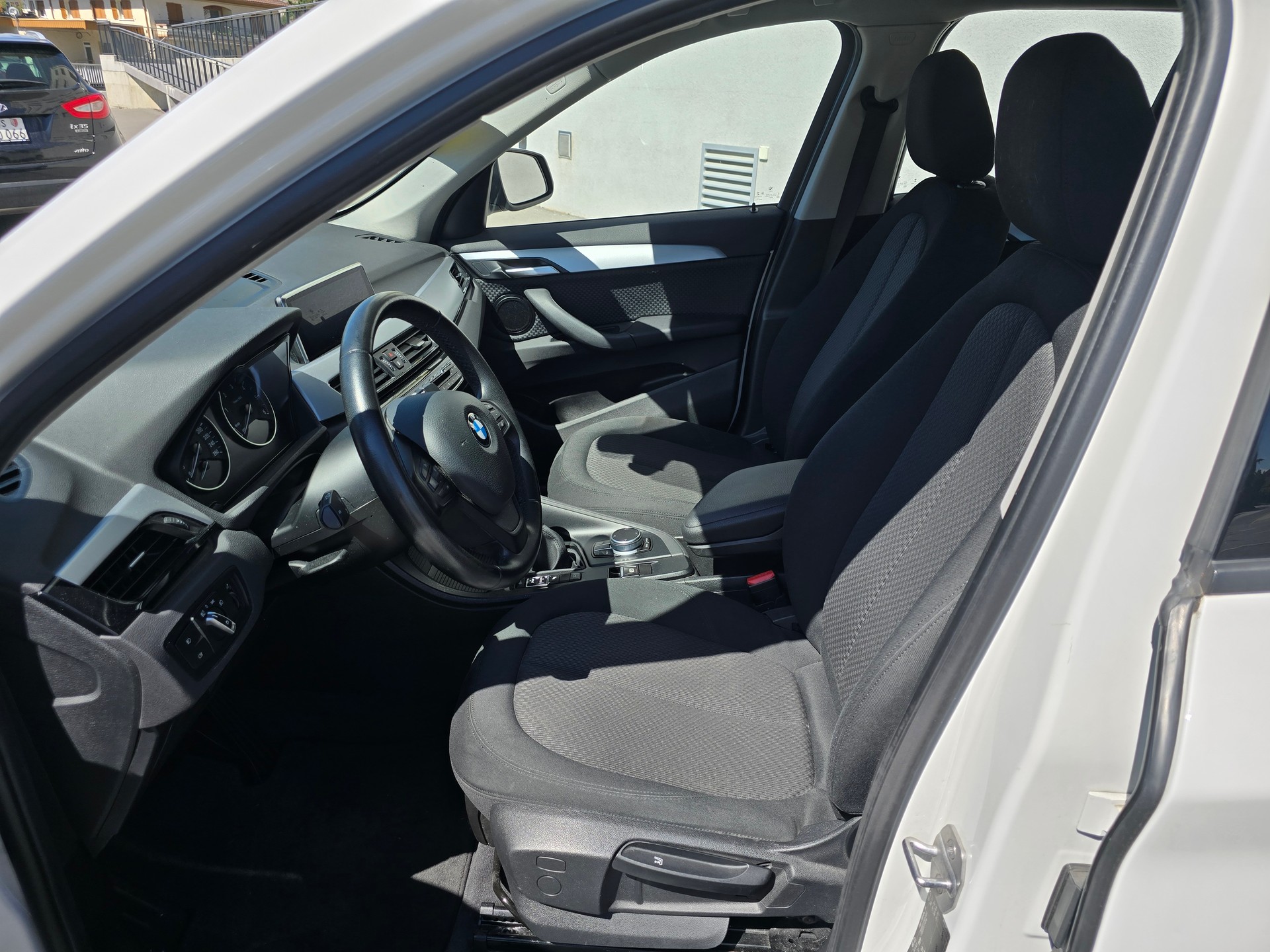 BMW X1 xDrive 18d Steptronic-image-10