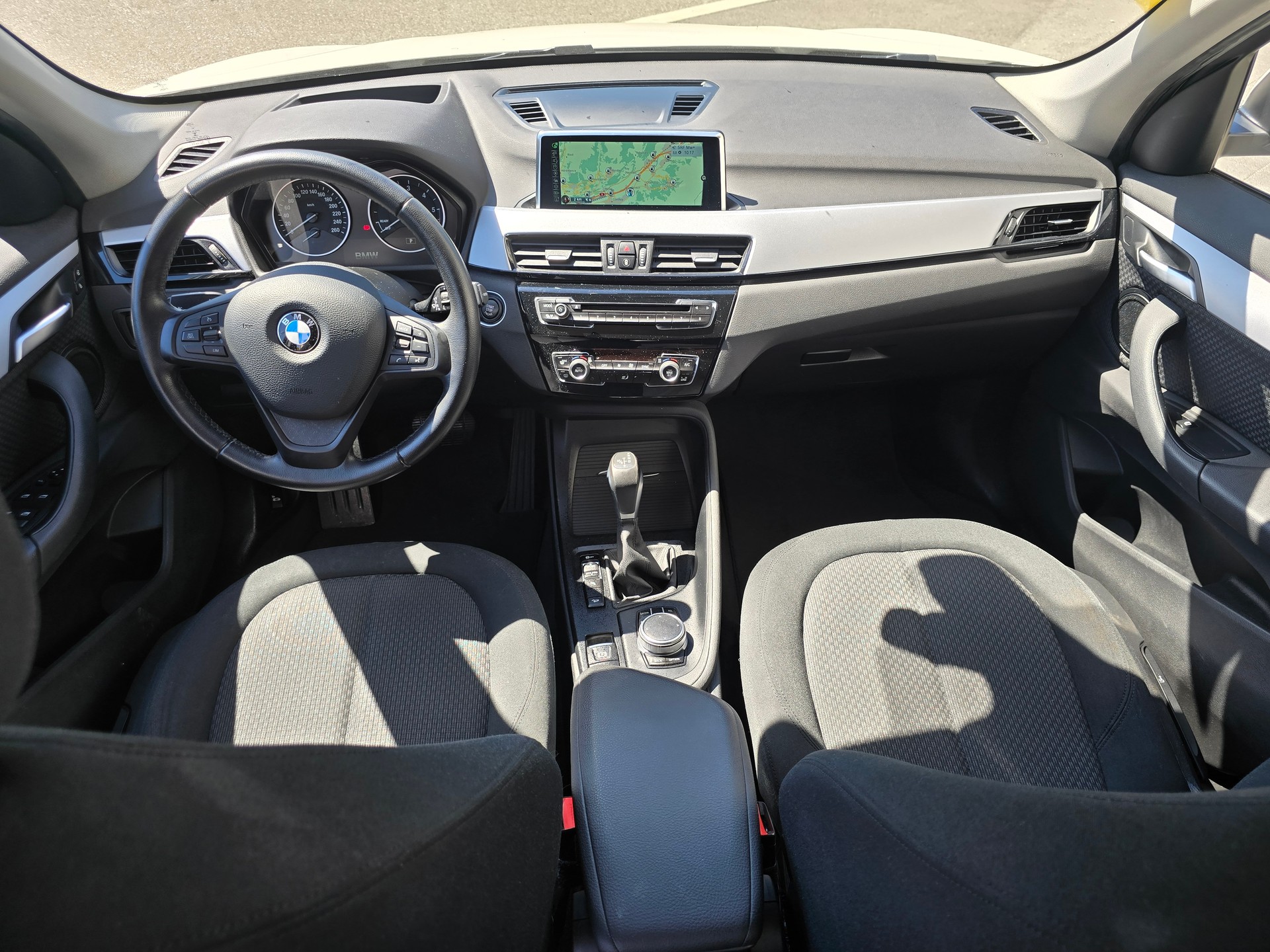 BMW X1 xDrive 18d Steptronic-image-13