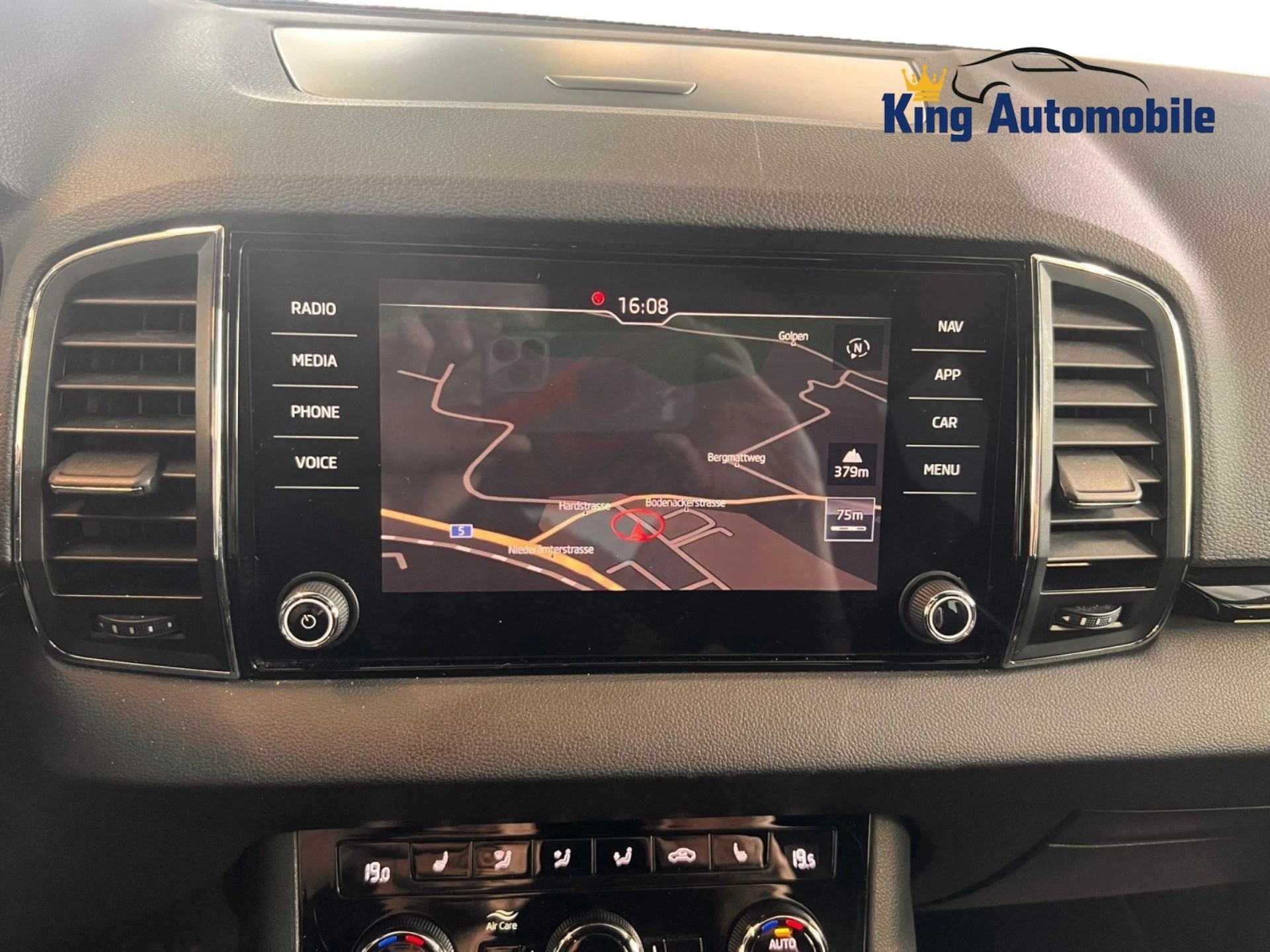 SKODA Karoq 2.0 TSI SportLine 4x4 DSG | CH-Auto | Aus 1-Hand | Frisch MFK | RF-Kamera-image-12