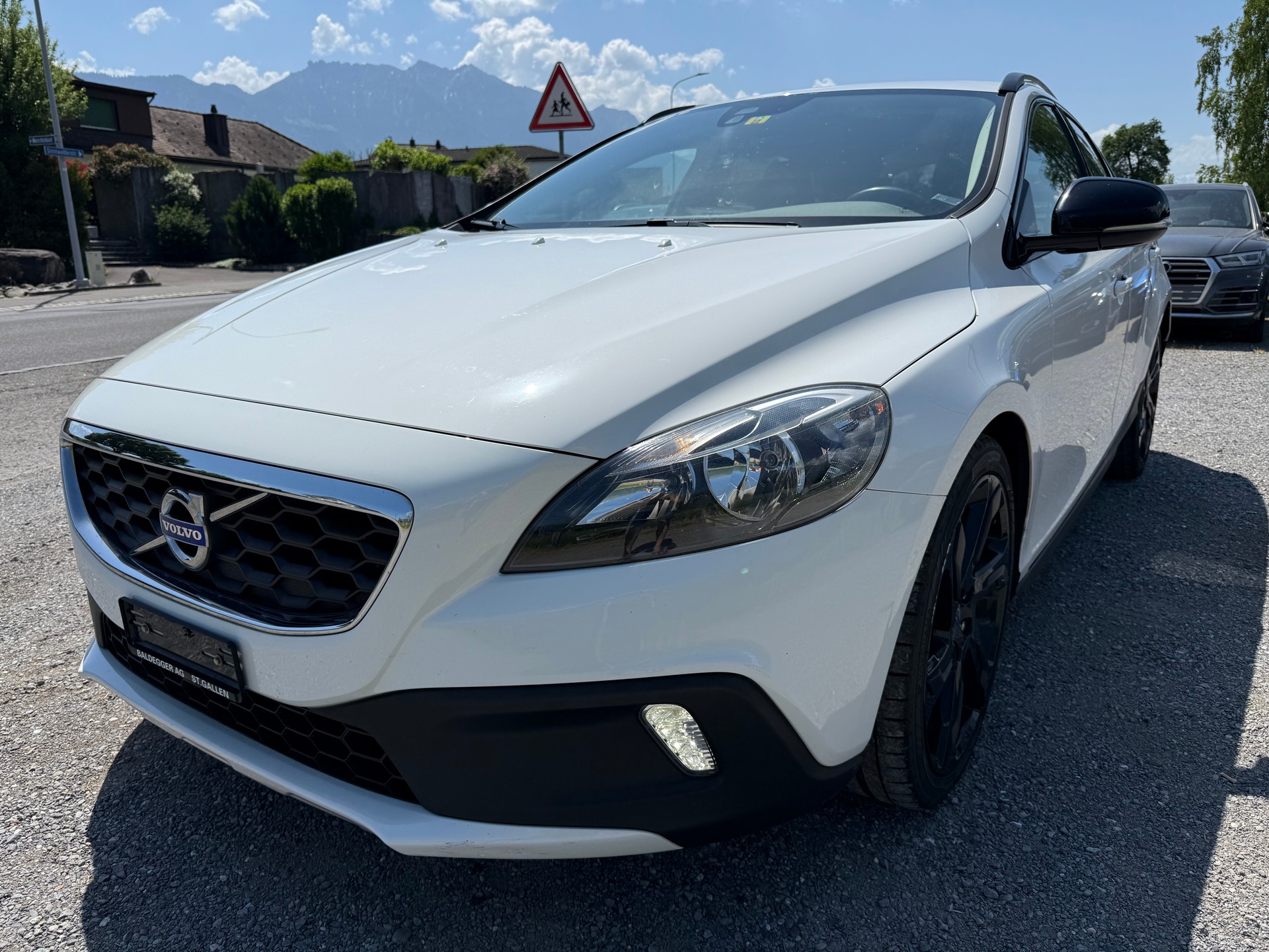 VOLVO V40 Cross Country D2 Momentum Powershift