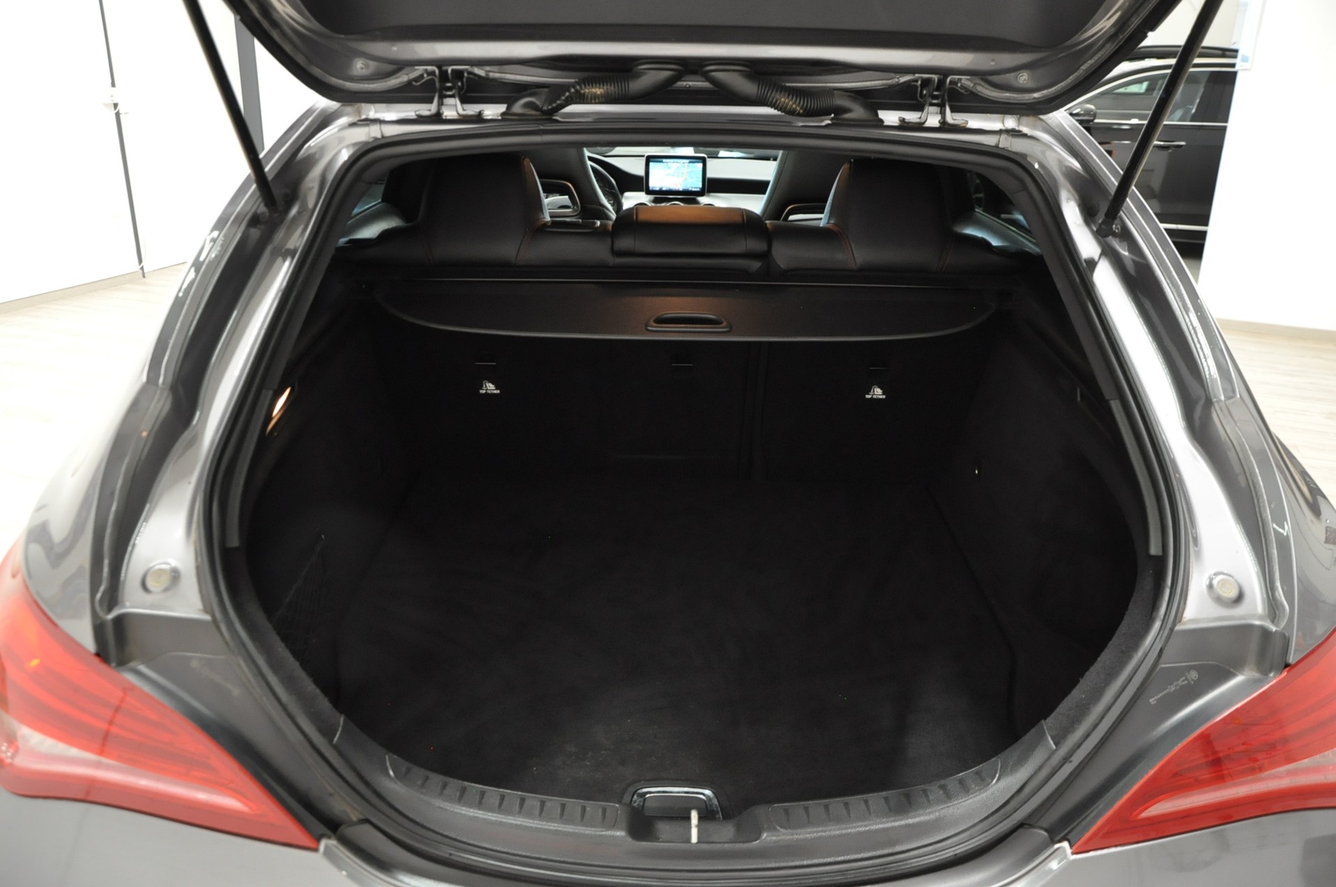MERCEDES-BENZ CLA Shooting Brake 200 CDI AMG Line 4Matic 7G-DCT-image-22