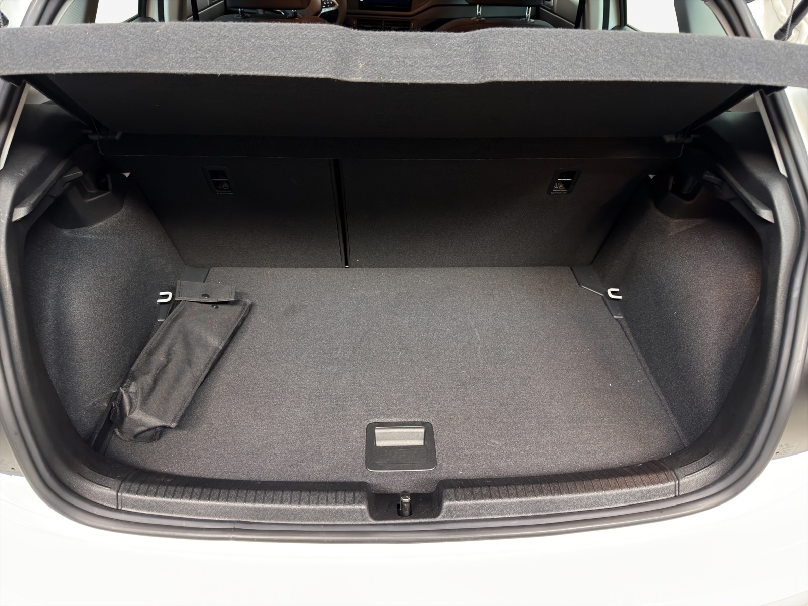 VW Polo 1.0 TSI Basis-image-12