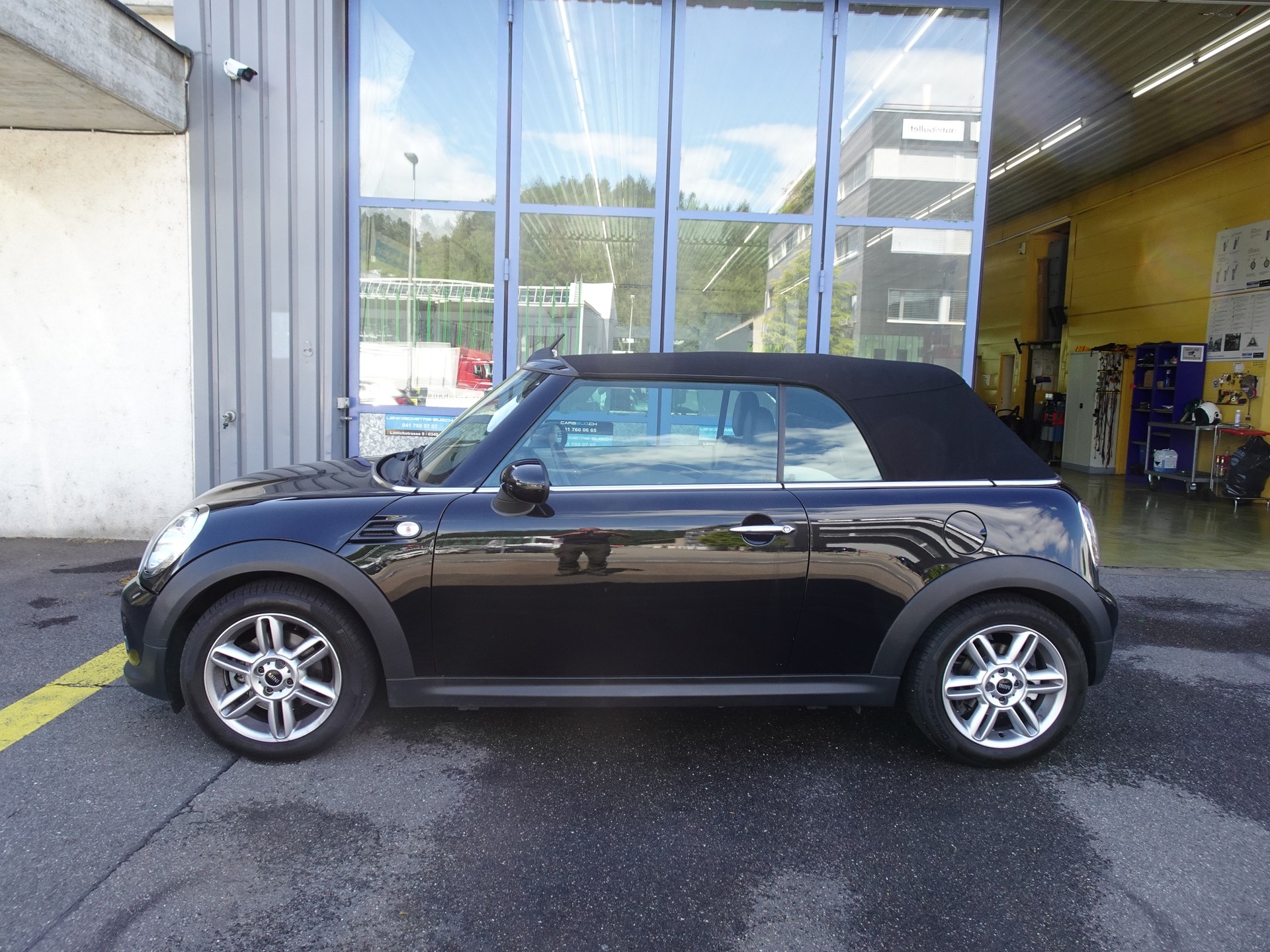 MINI 1.6 D Cooper-image-1