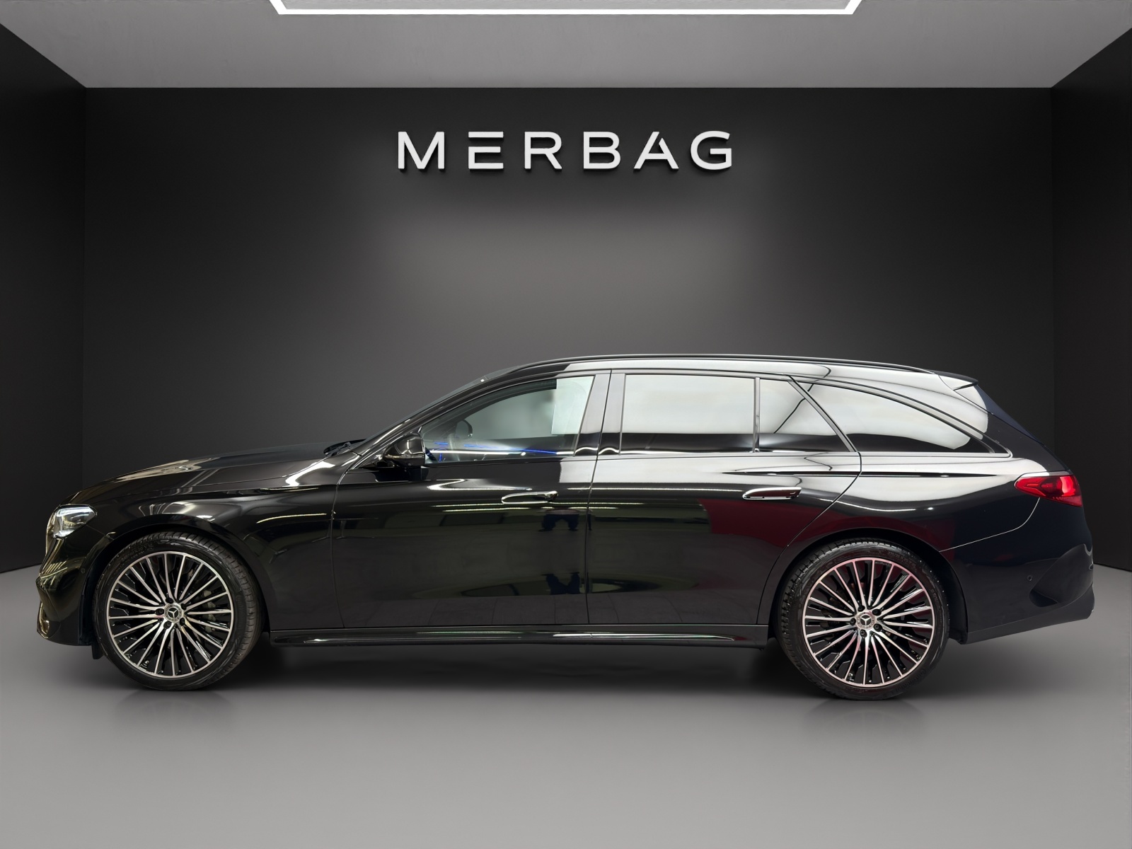 MERCEDES-BENZ E 220 d T 4M 9G-Tronic-image-2