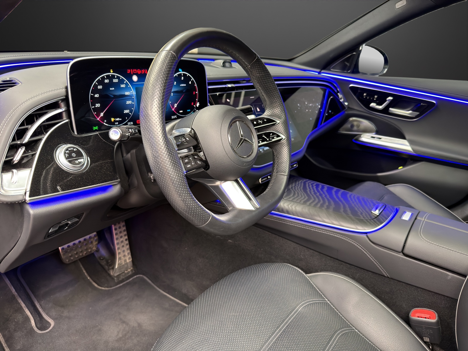 MERCEDES-BENZ E 220 d T 4M 9G-Tronic-image-5