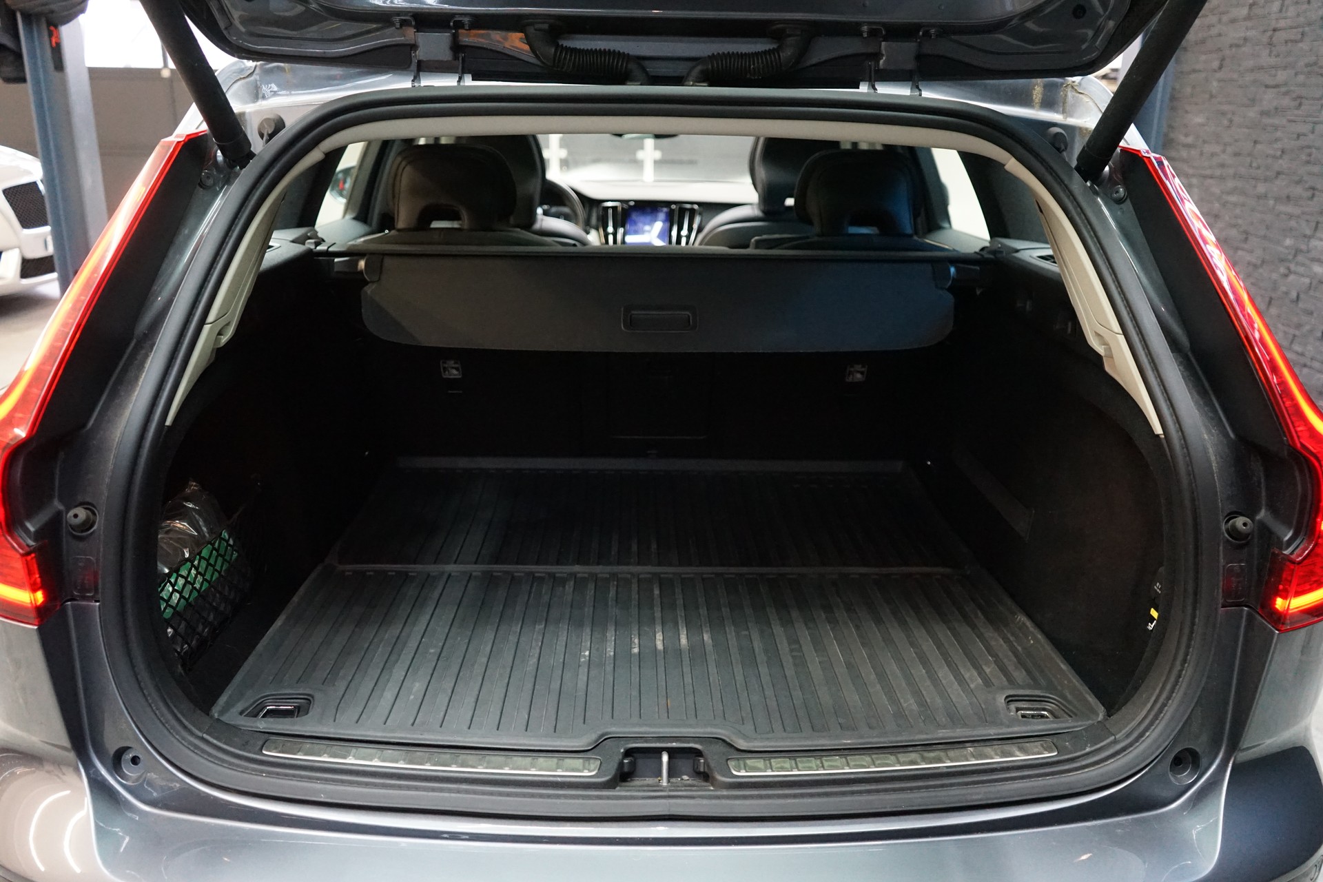VOLVO V60 T8 eAWD Twin Engine Inscription Geartronic-image-23