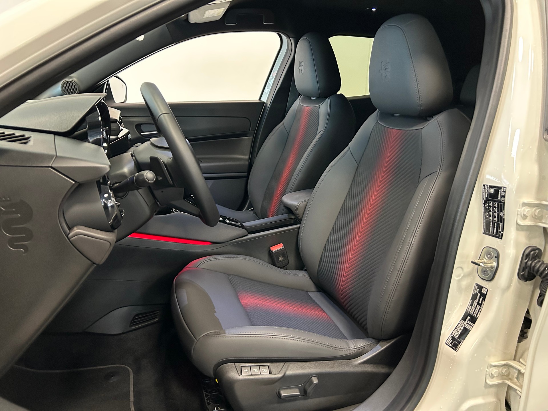 ALFA ROMEO Junior 1.2 48V Hybrid Q4-image-9