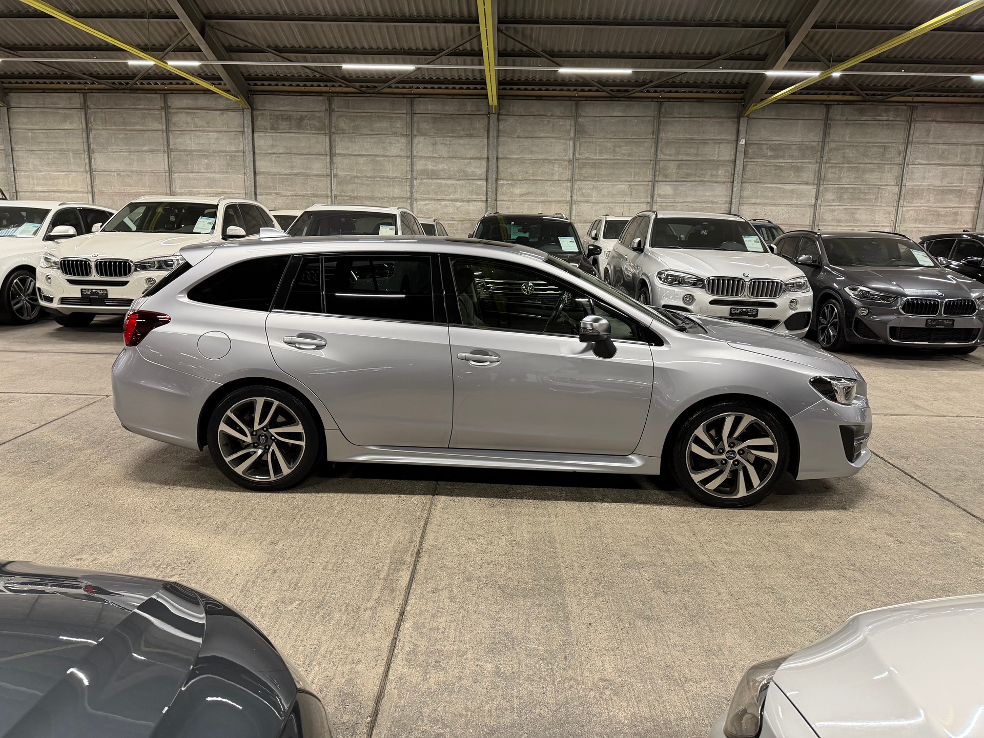 SUBARU Levorg 2.0i Luxury AWD Lineartronic-image-2