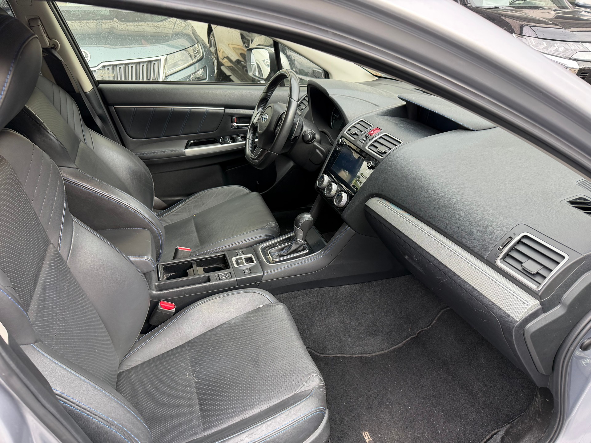 SUBARU Levorg 2.0i Luxury AWD Lineartronic-image-3