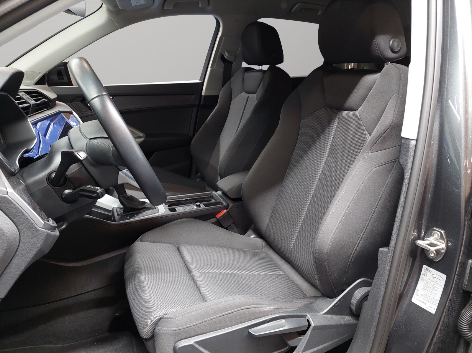 AUDI Q3 35 TDI S line quattro S-tronic-image-5