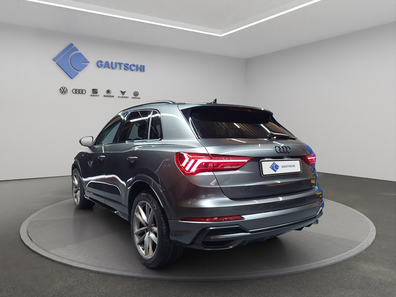 AUDI Q3 35 TDI S line quattro S-tronic-image-2