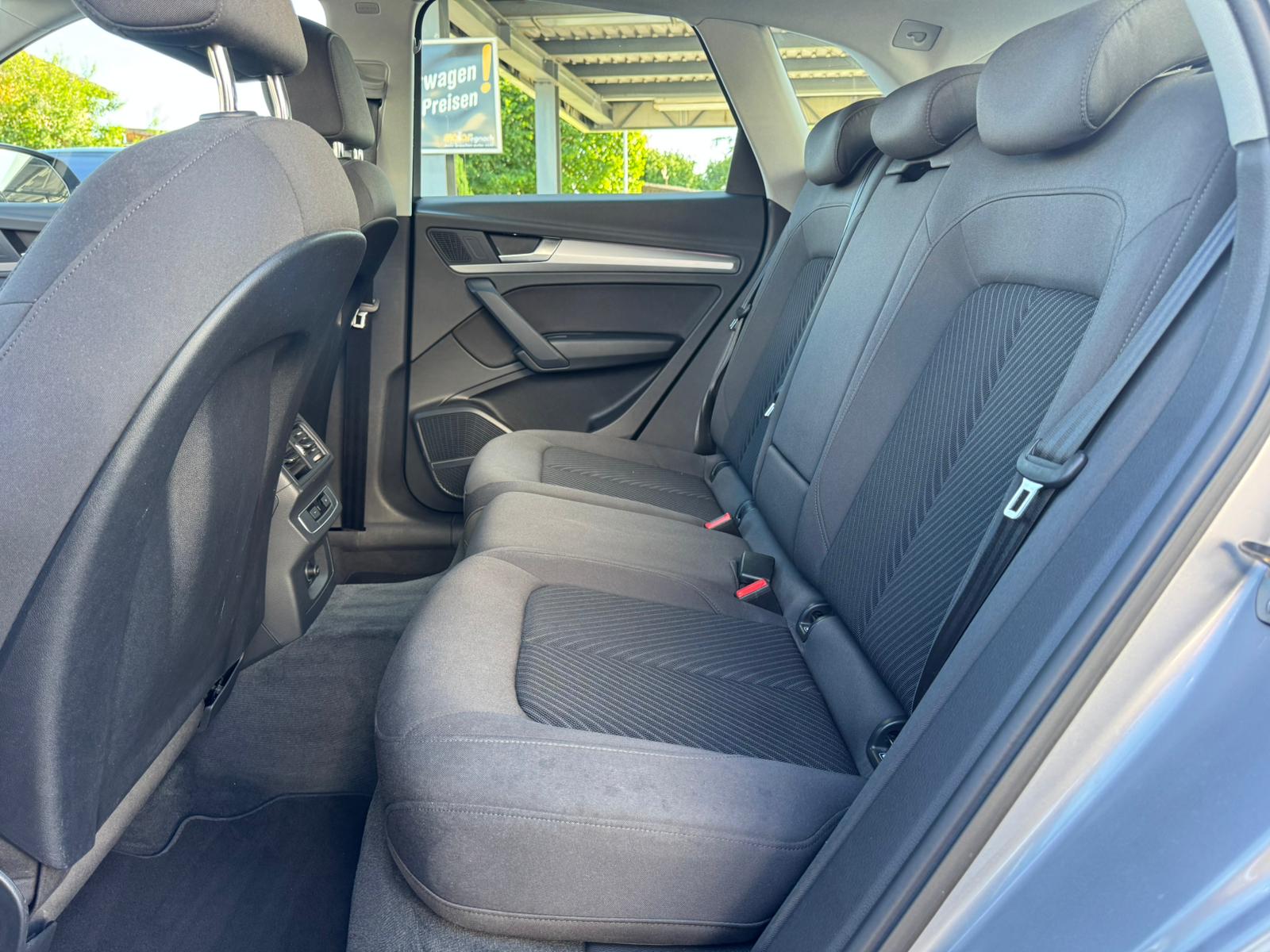 AUDI Q5 40 TDI quattro S-tronic-image-14