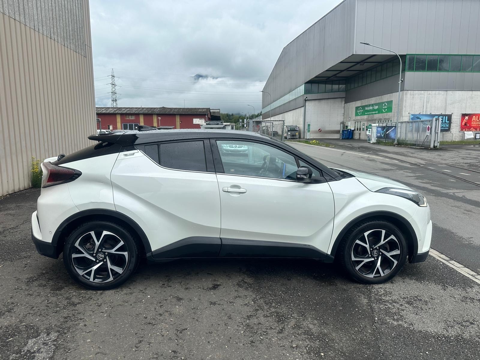 TOYOTA C-HR 1.8 HSD Comfort CVT-image-8