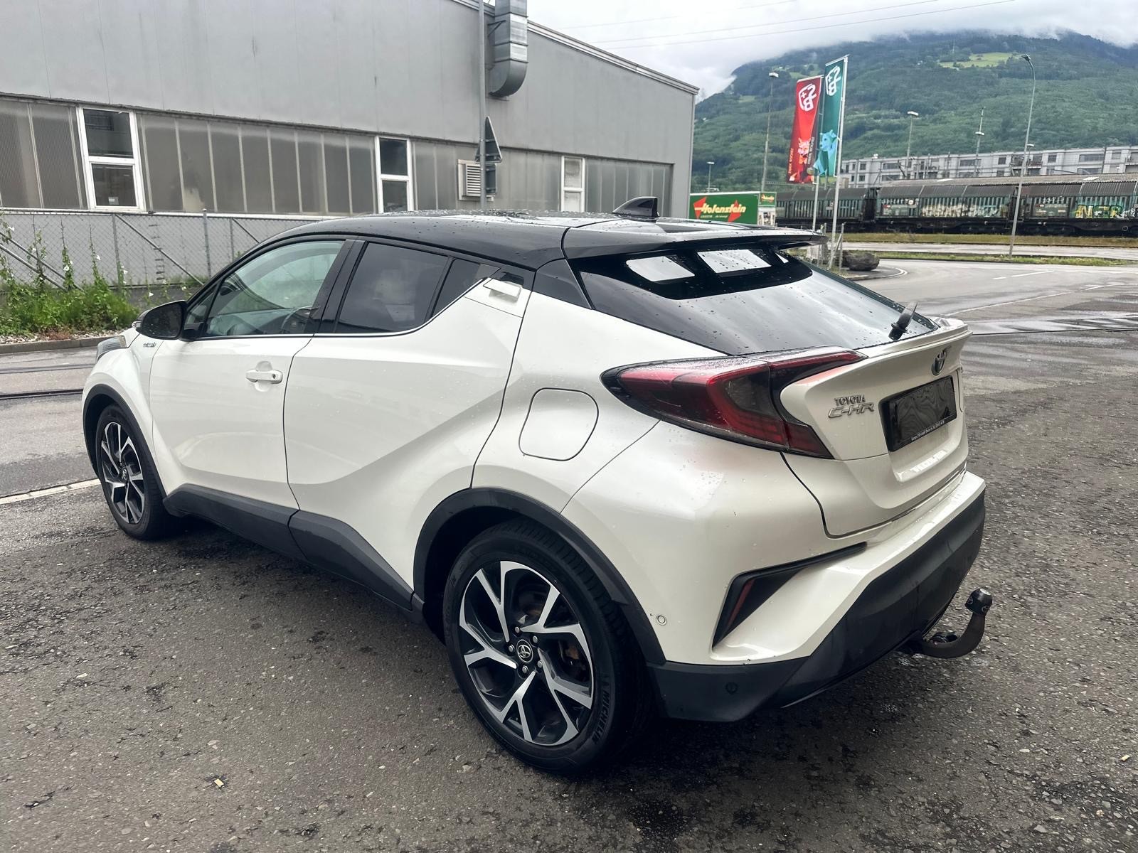 TOYOTA C-HR 1.8 HSD Comfort CVT-image-4
