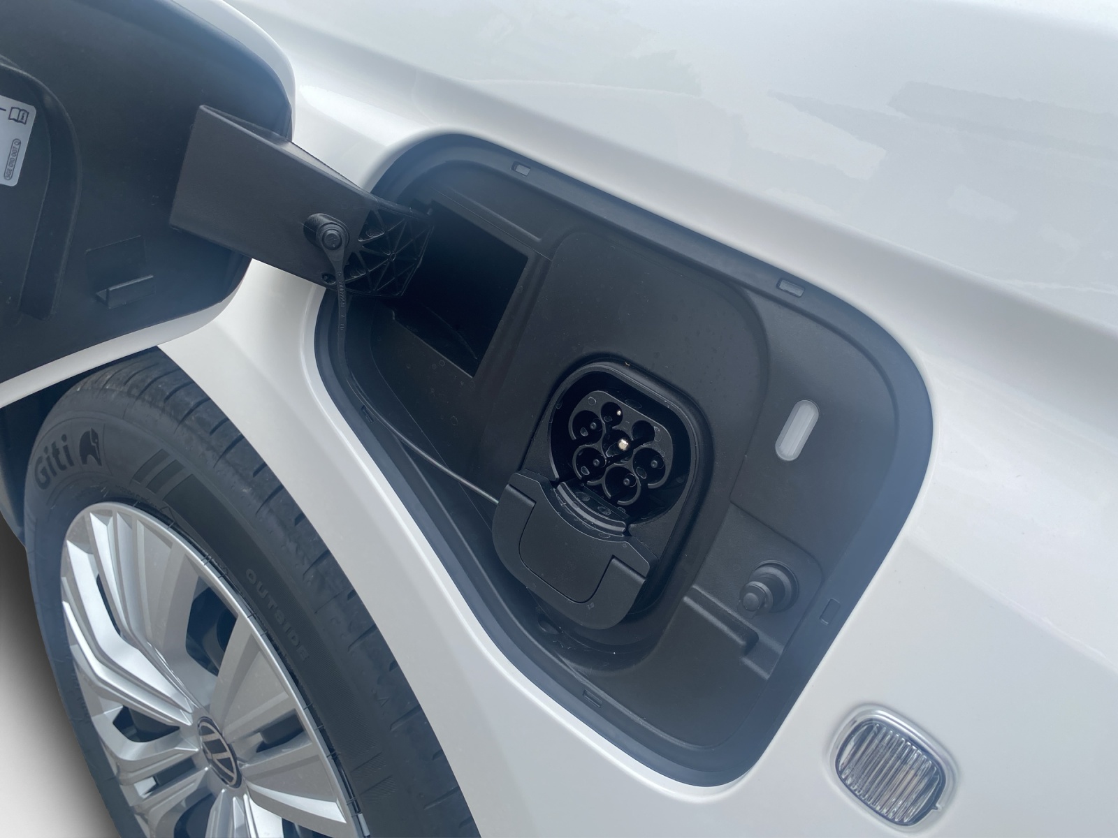 VW Caddy Cargo 1.5 TSI Plug in Hybrid DSG-image-15