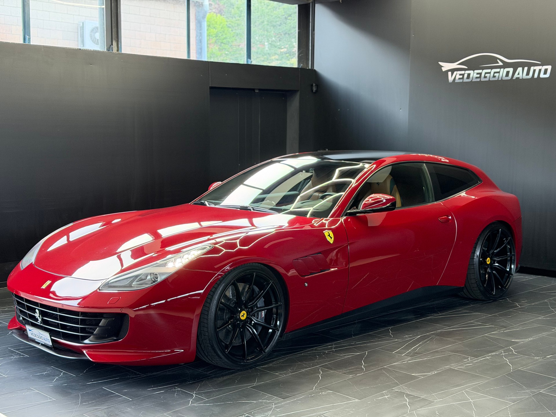 FERRARI GTC 4 Lusso-image-1