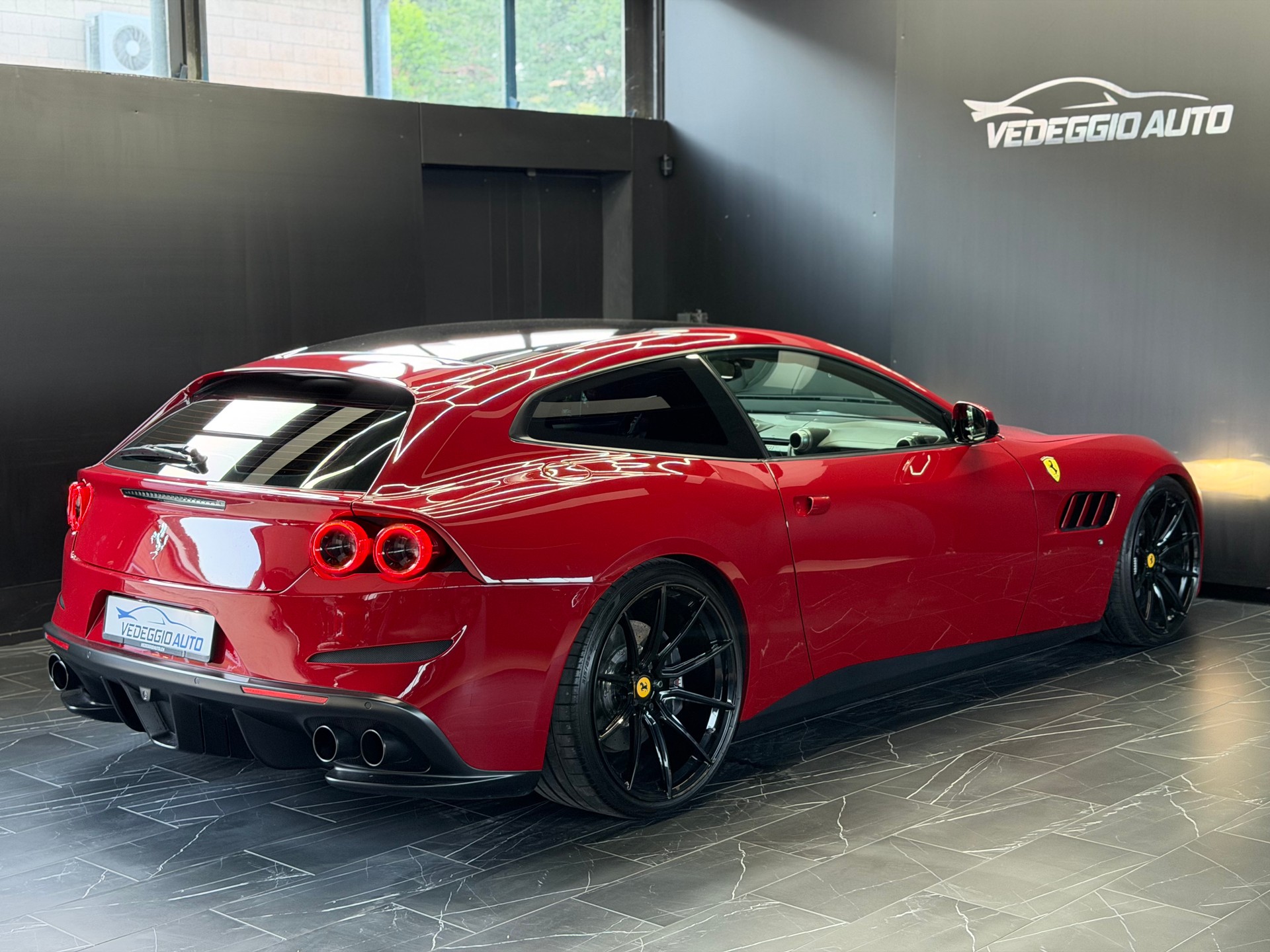 FERRARI GTC 4 Lusso-image-4