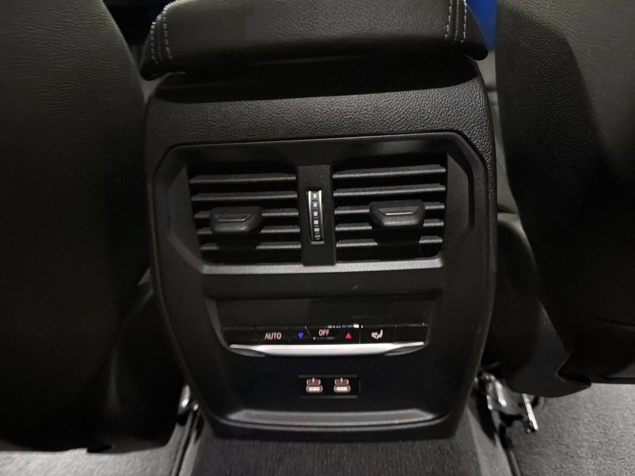 BMW 330e xDrive M Sport Pro-image-23