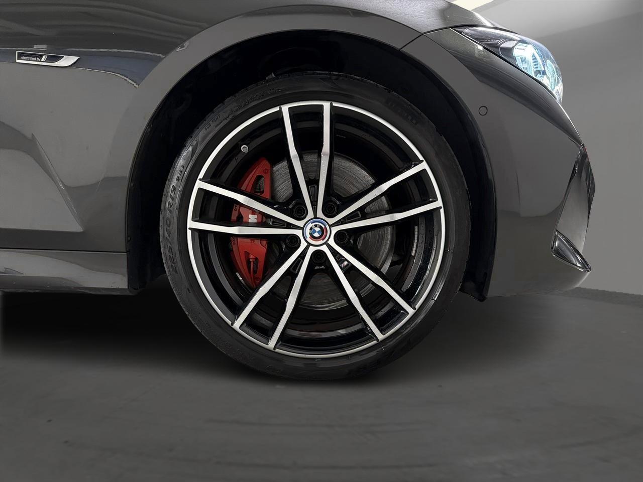 BMW 330e xDrive M Sport Pro-image-27