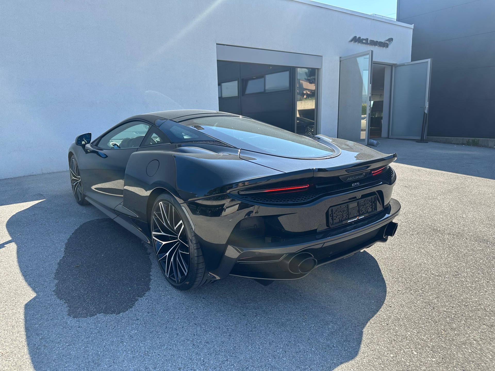 McLAREN GTS Onyx Black Serise-image-9