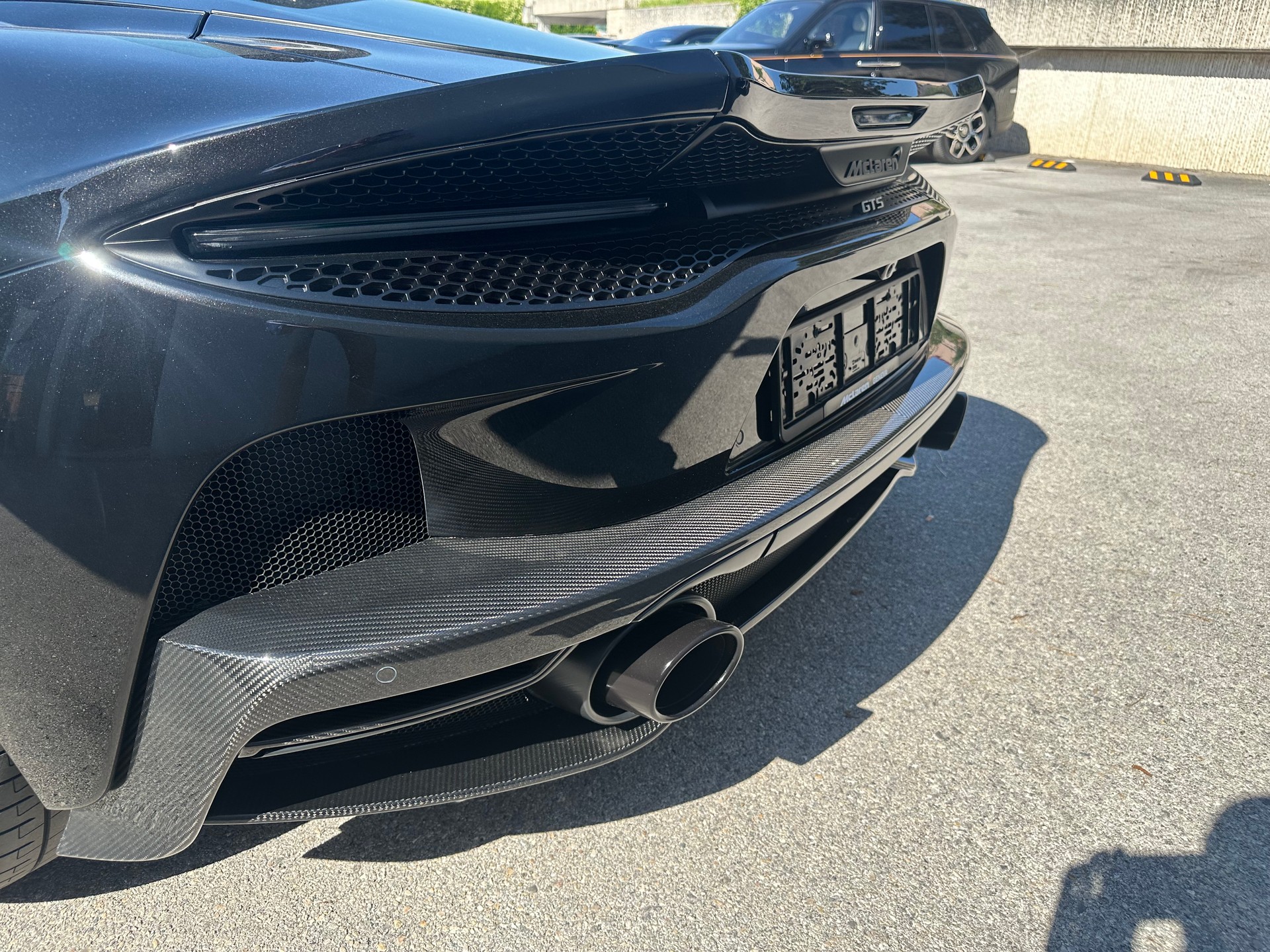 McLAREN GTS Onyx Black Serise-image-8