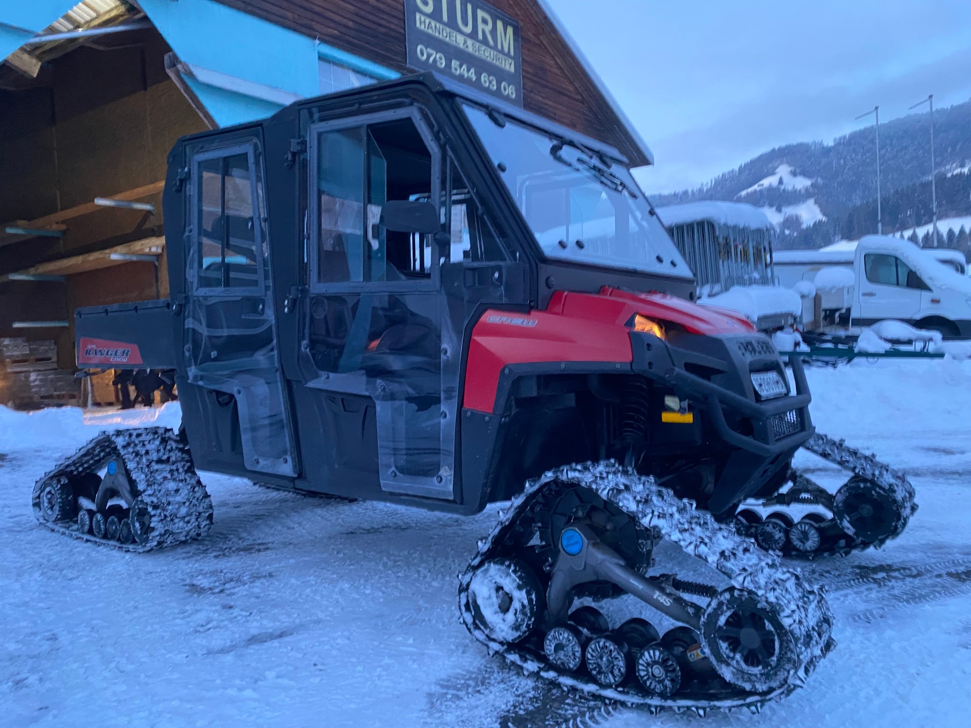 POLARIS 4x4 mit Raupen 800er-image-15
