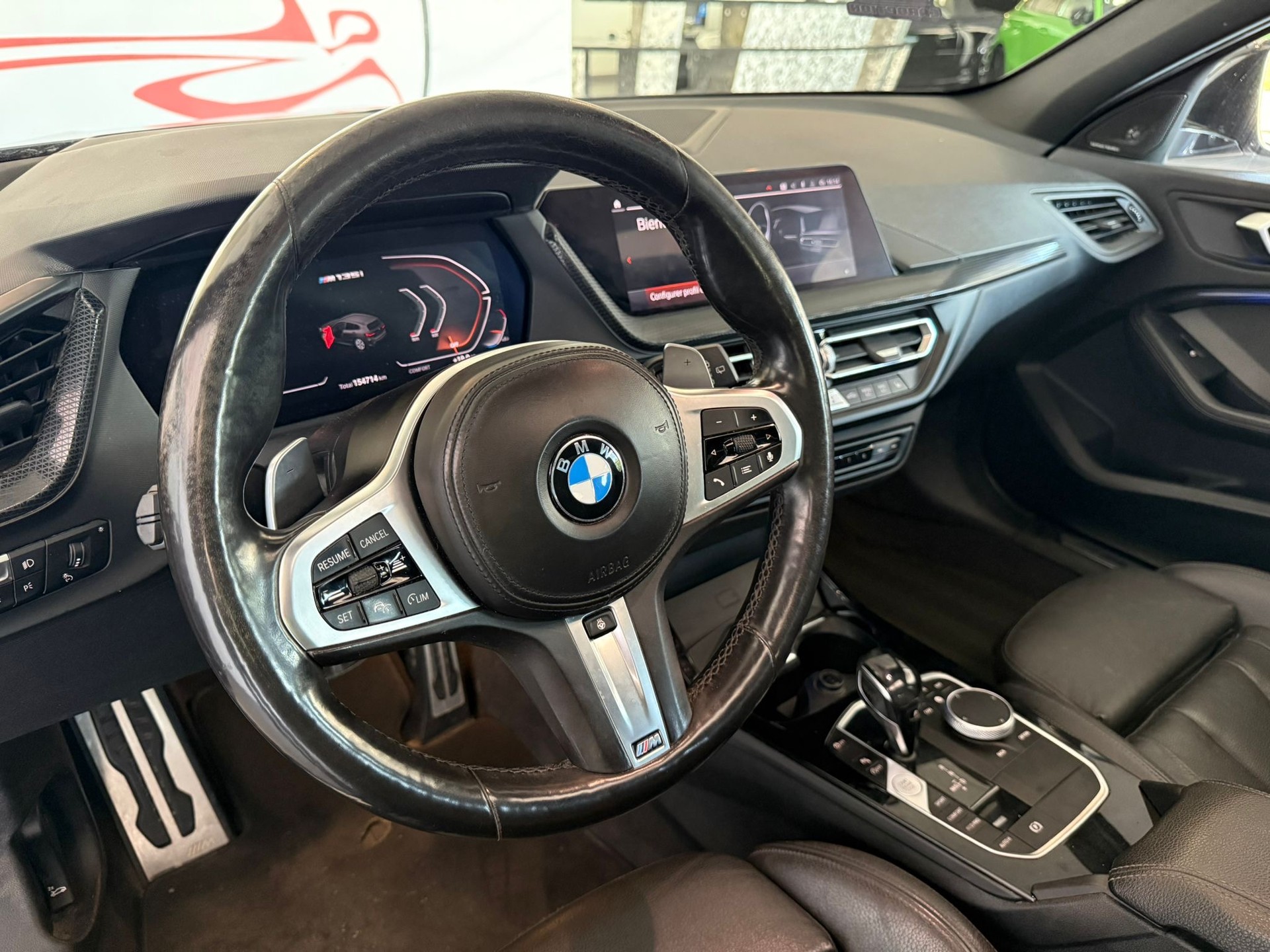 BMW M135i xDrive Steptronic-image-14