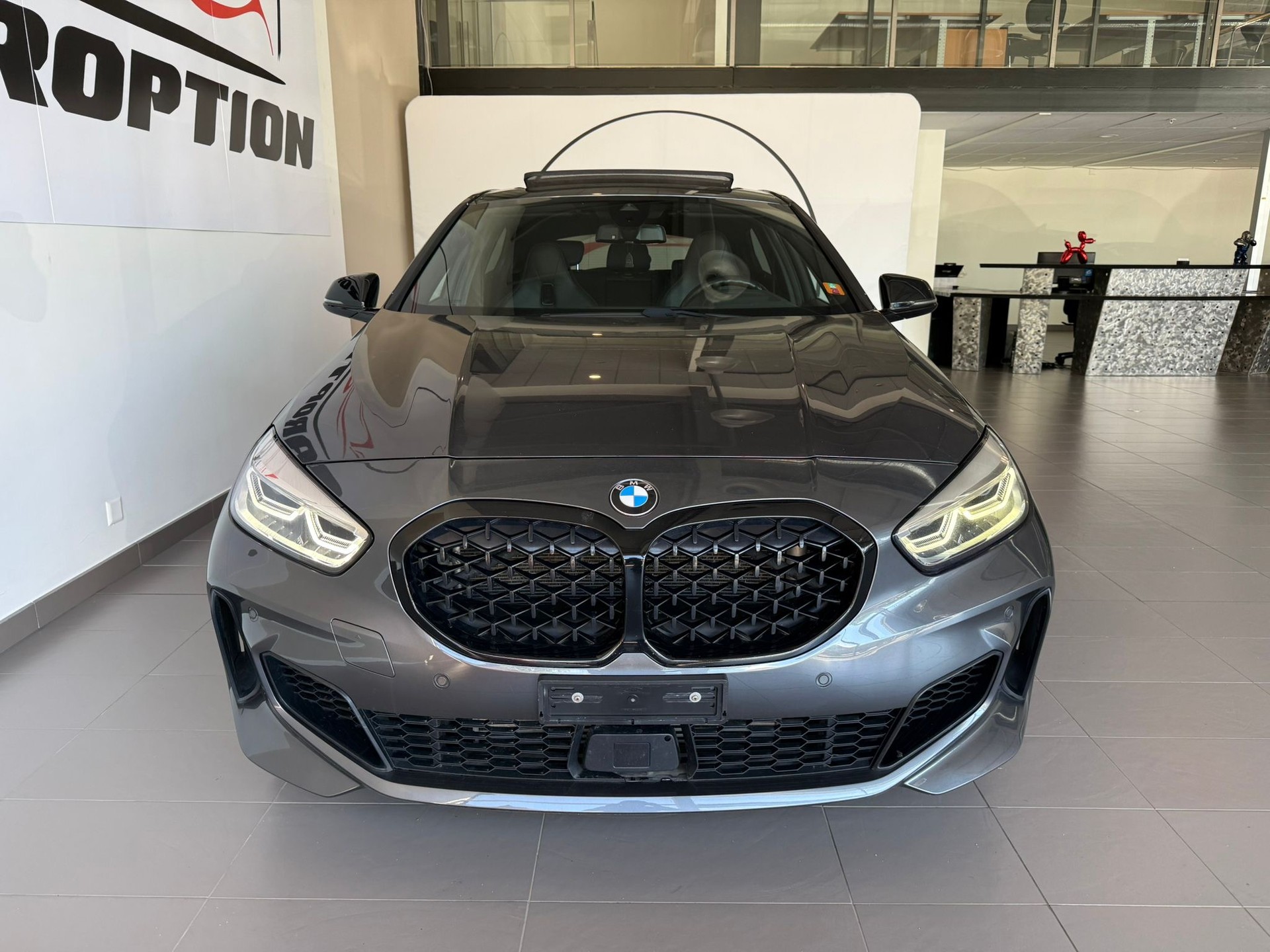 BMW M135i xDrive Steptronic-image-2